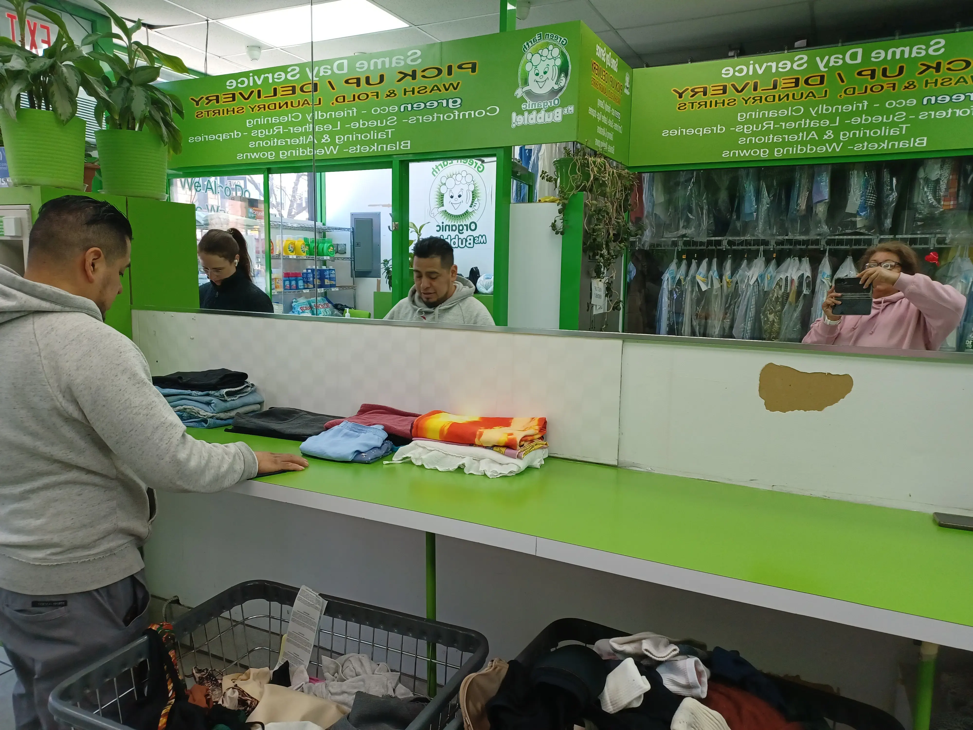 Miss Bubble Laundromat - Image 3