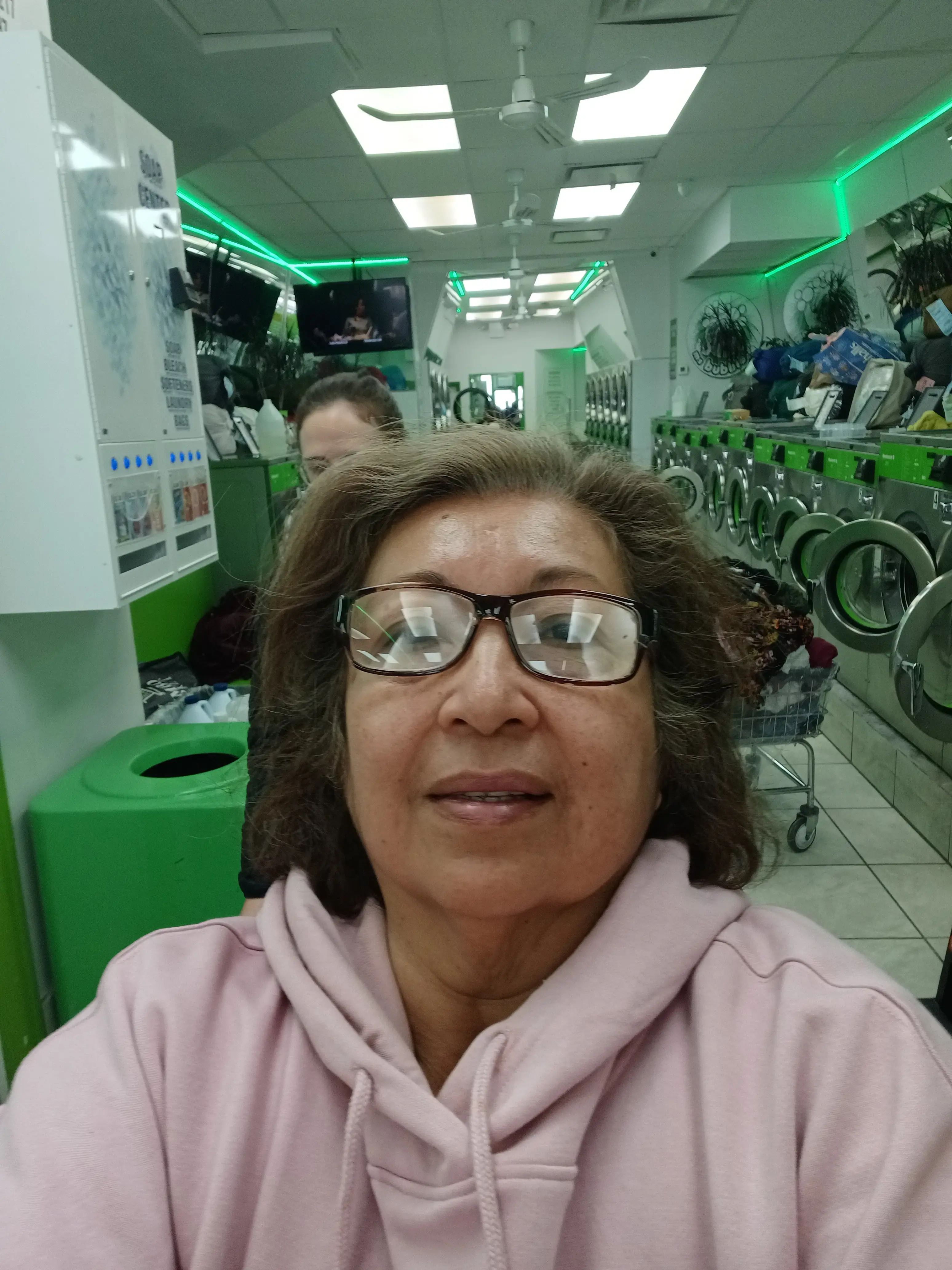 Miss Bubble Laundromat thumbnail 9