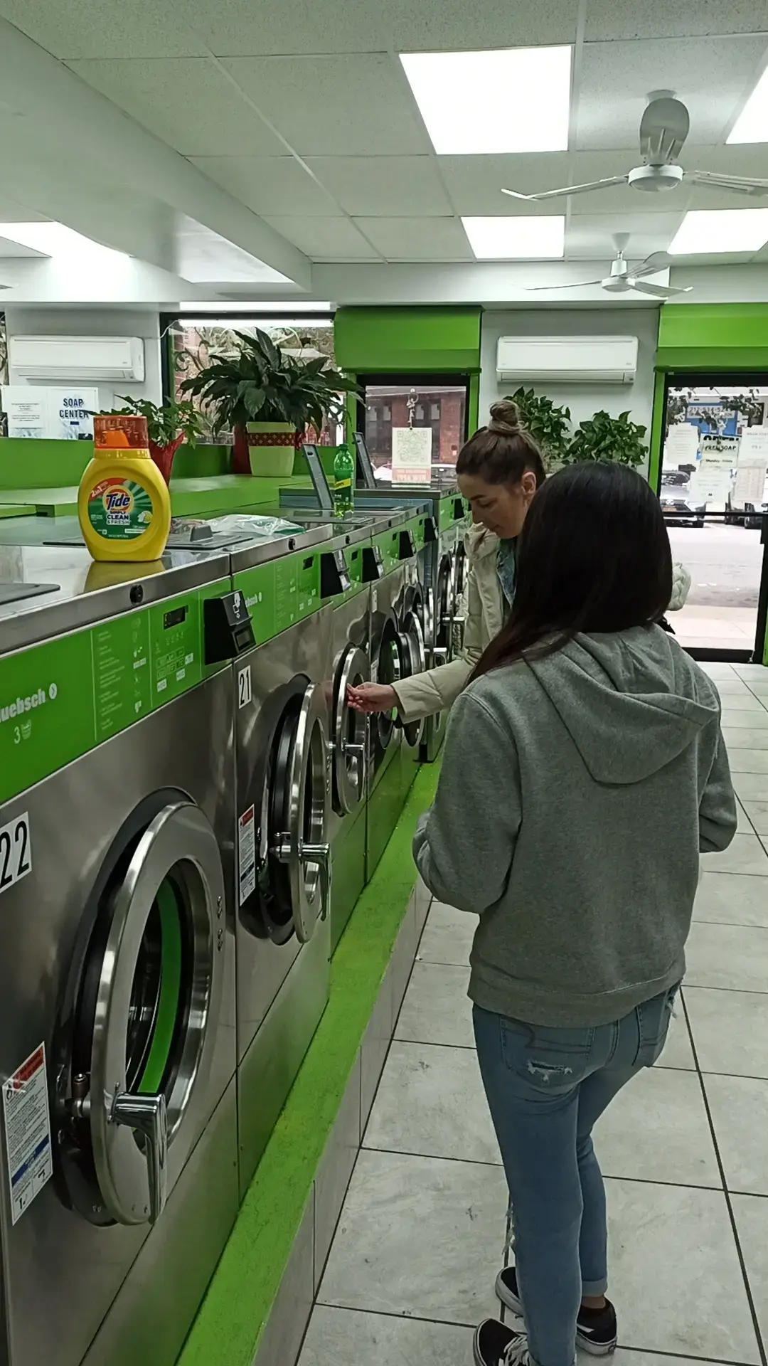 Miss Bubble Laundromat - Image 19