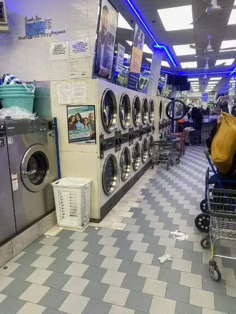 Miss Bubble Laundromat - Image 5