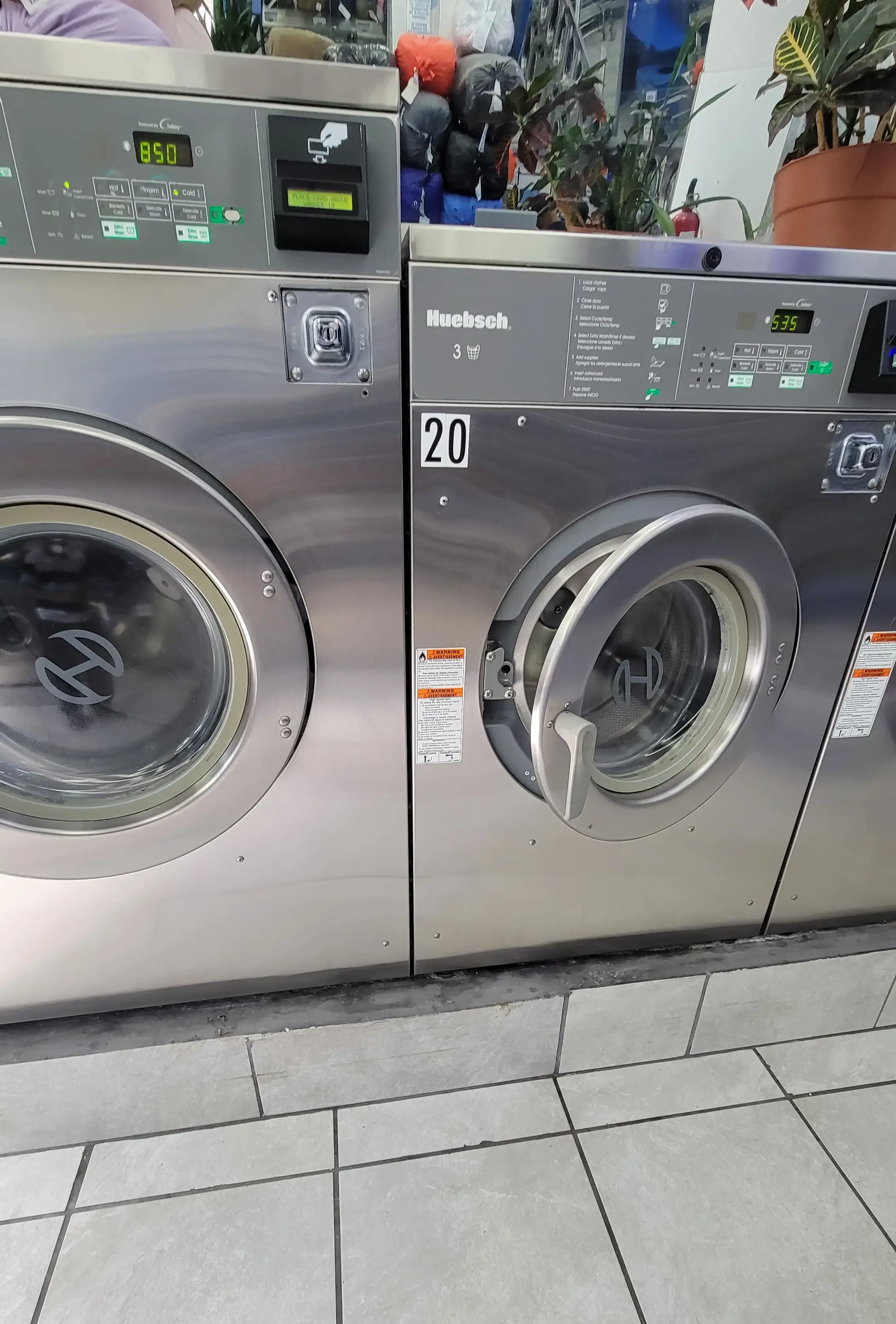 Miss Bubble Laundromat thumbnail 4