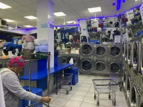 Miss Bubble Laundromat thumbnail 3
