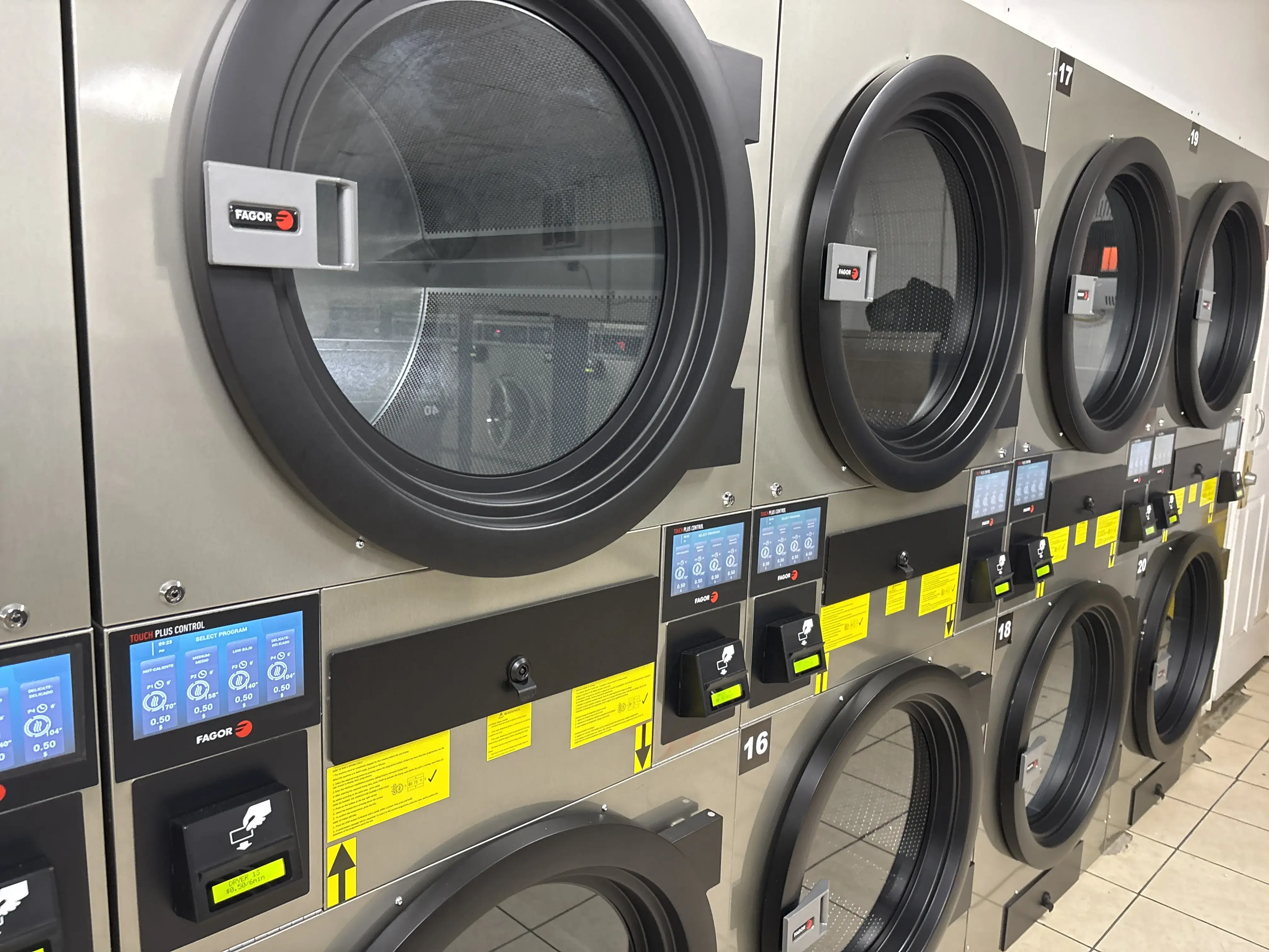 Miss Bubbles Laundromat Lavanderia- Newnan GA thumbnail 8