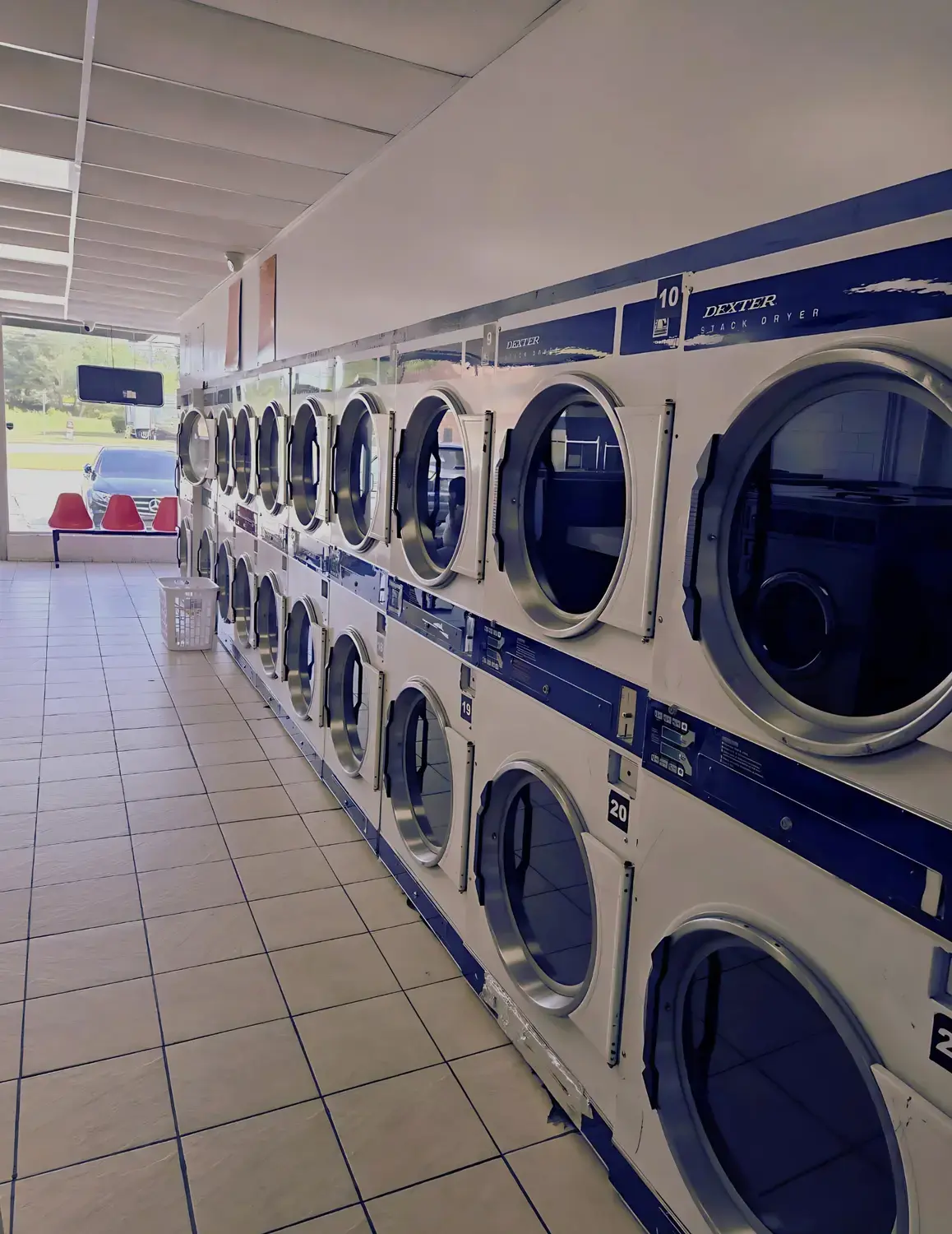 Miss Bubbles Laundromat Lavanderia- Newnan GA - Image 15