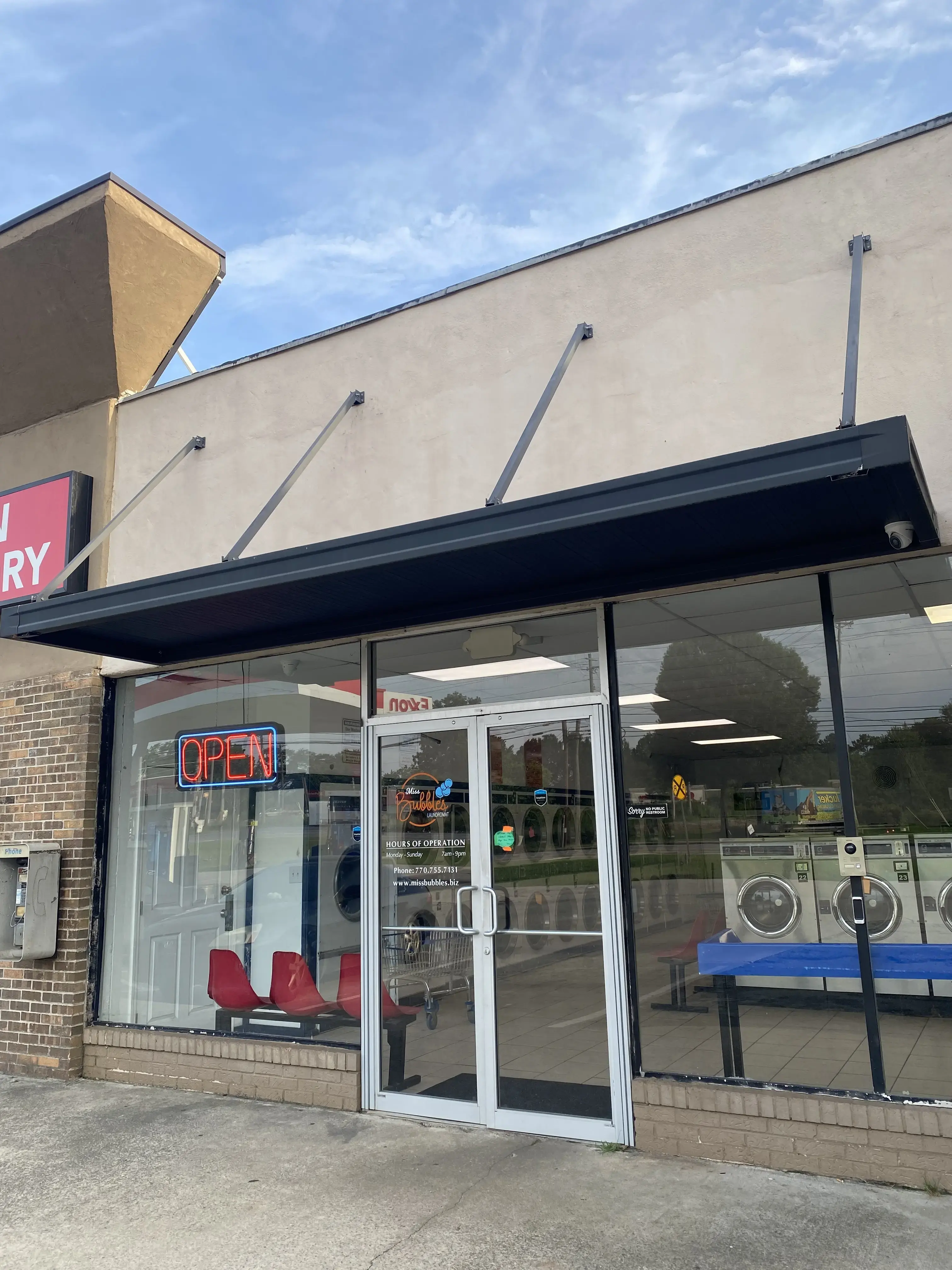 Miss Bubbles Laundromat Lavanderia- Newnan GA - Image 6