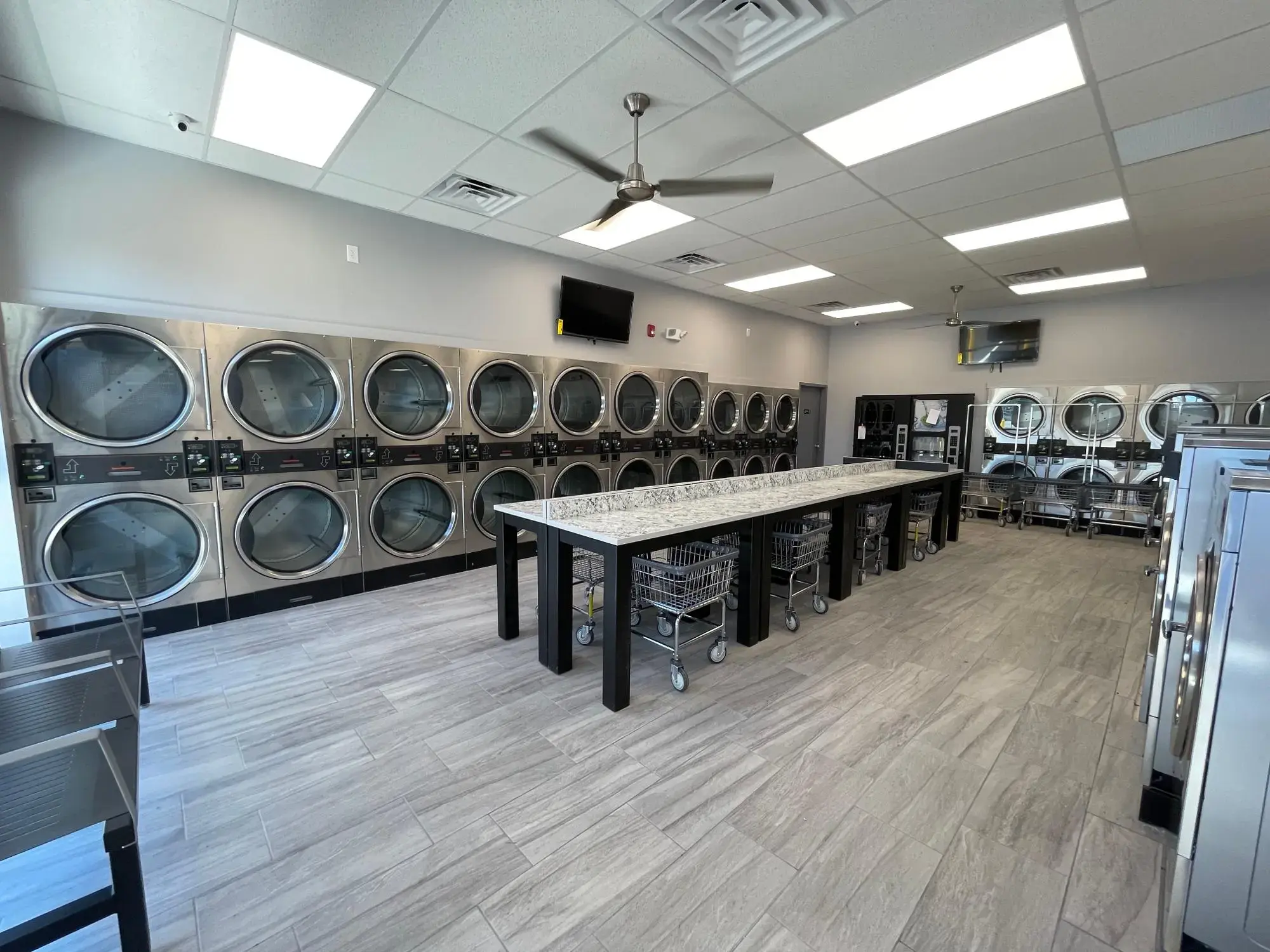 Missing Sock 5934 Laundromat - Image 3