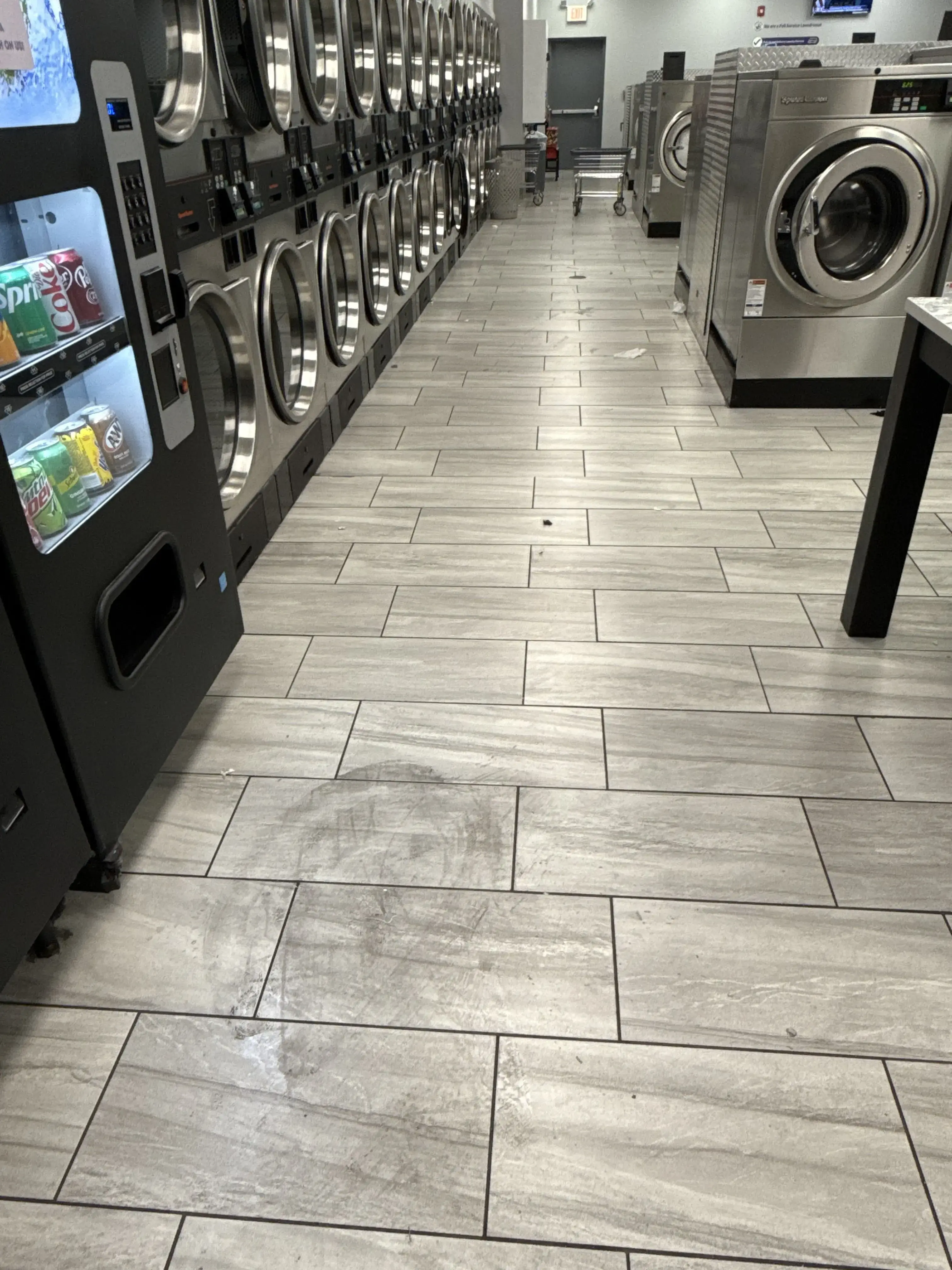 Missing Sock 5934 Laundromat - Image 7