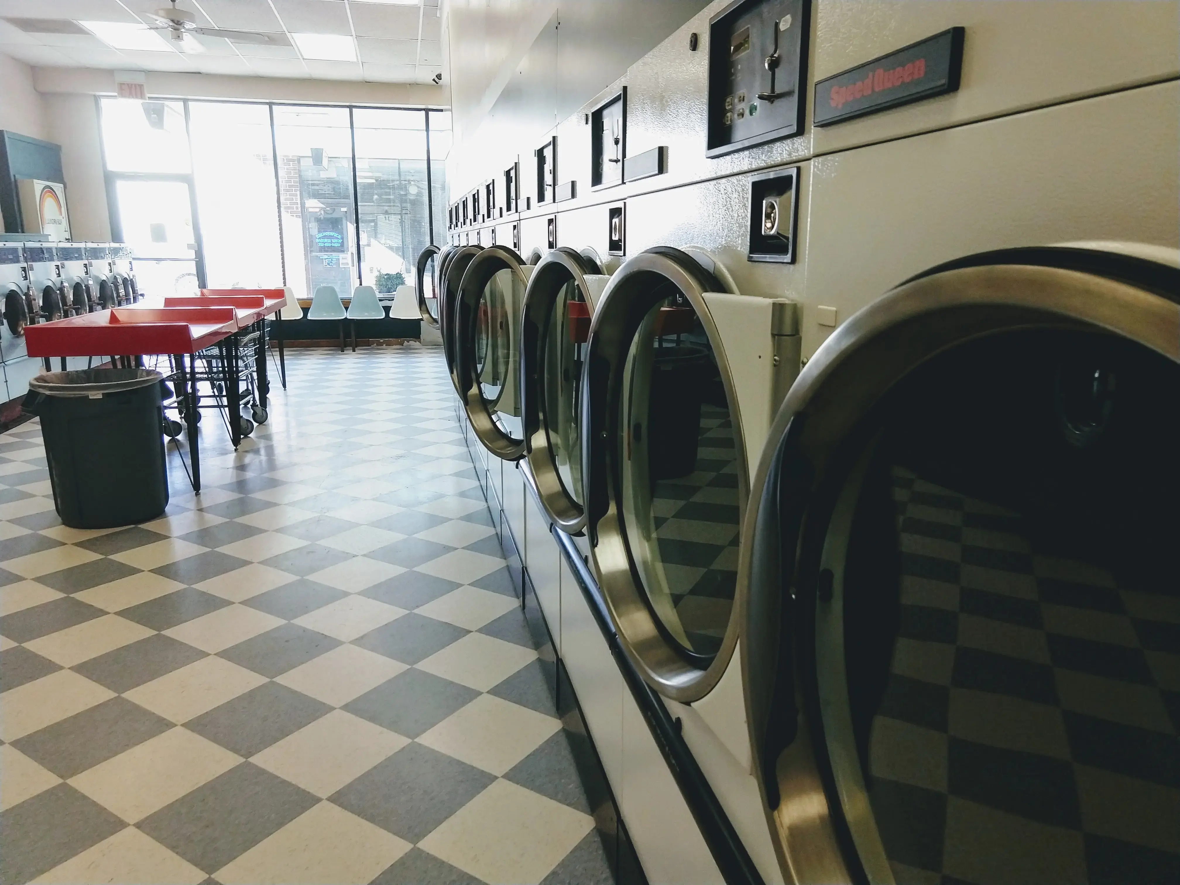Missing Sock Laundromat - Image 17