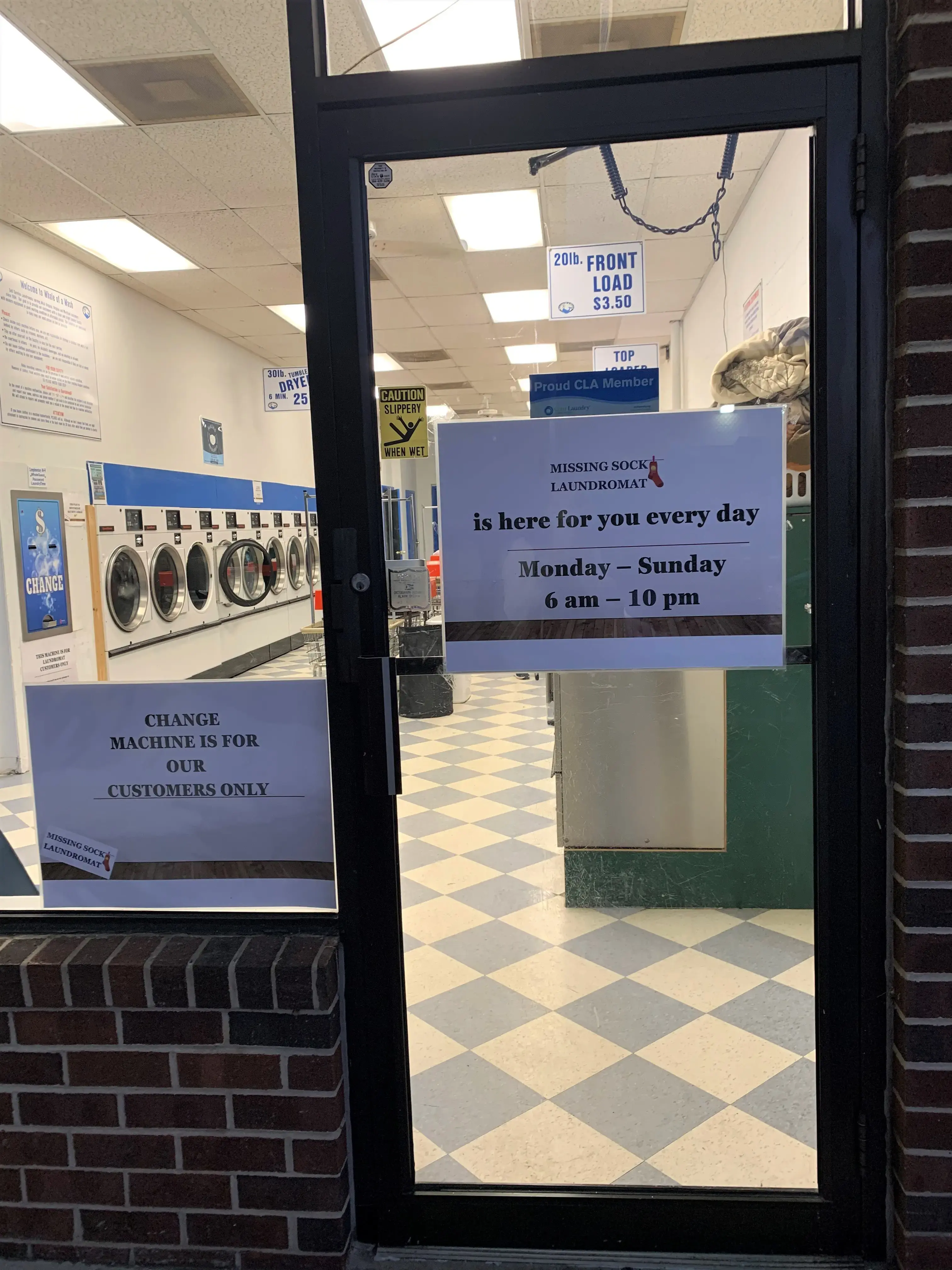 Missing Sock Laundromat - Image 4