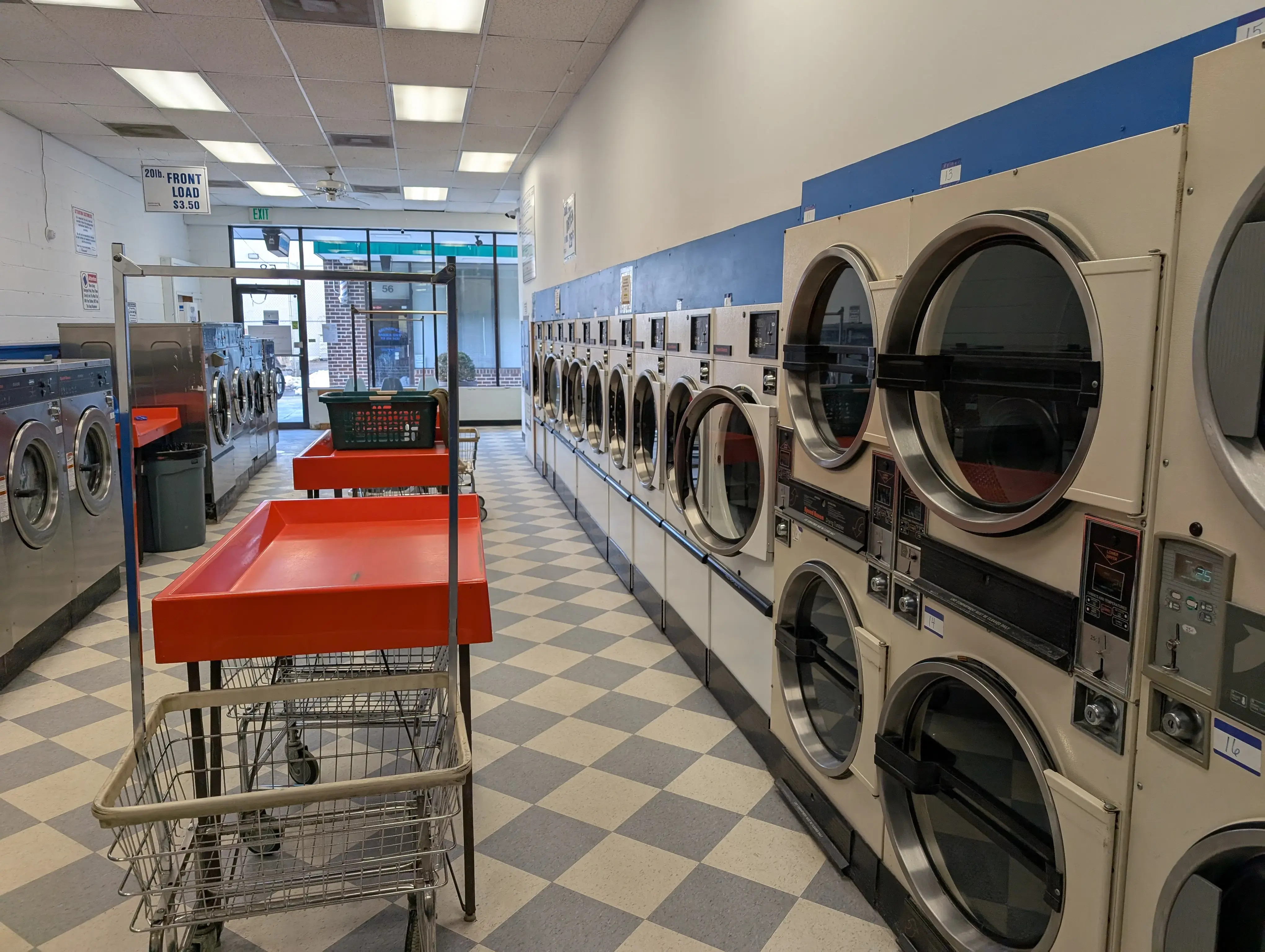 Missing Sock Laundromat - Image 2