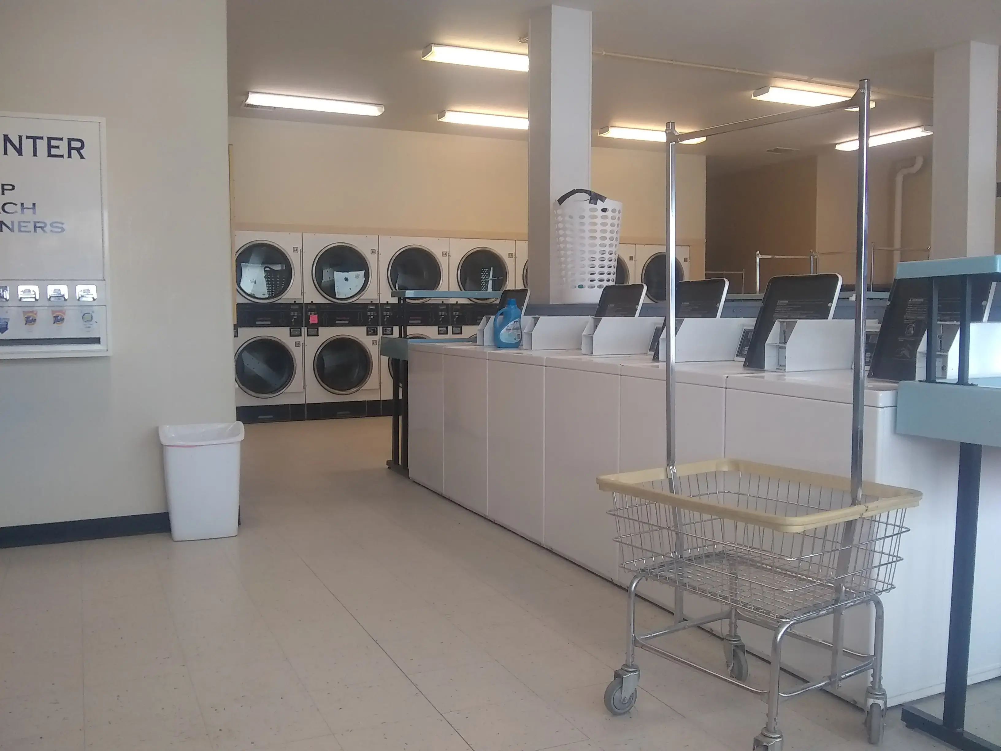 Missing Sock Laundromat - Image 14