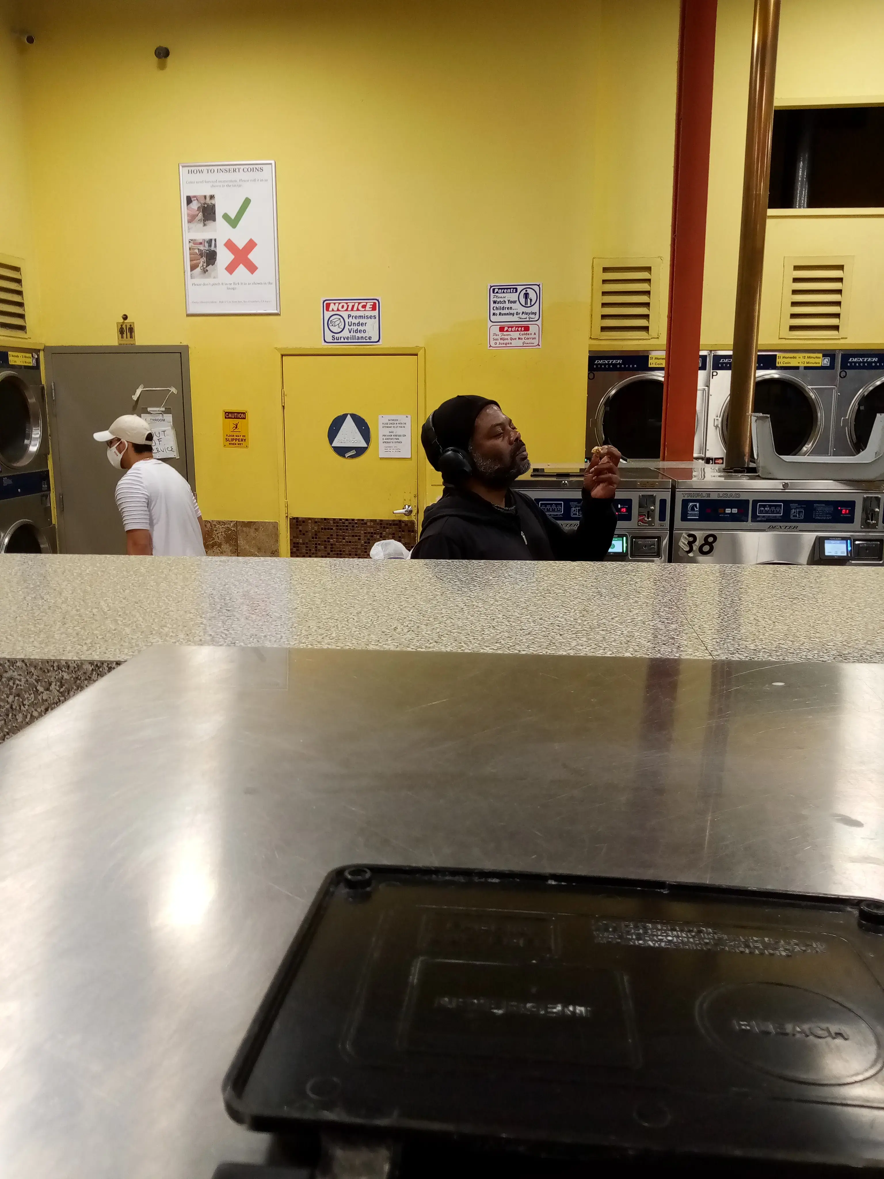 Mission Fiesta Laundry - Image 15