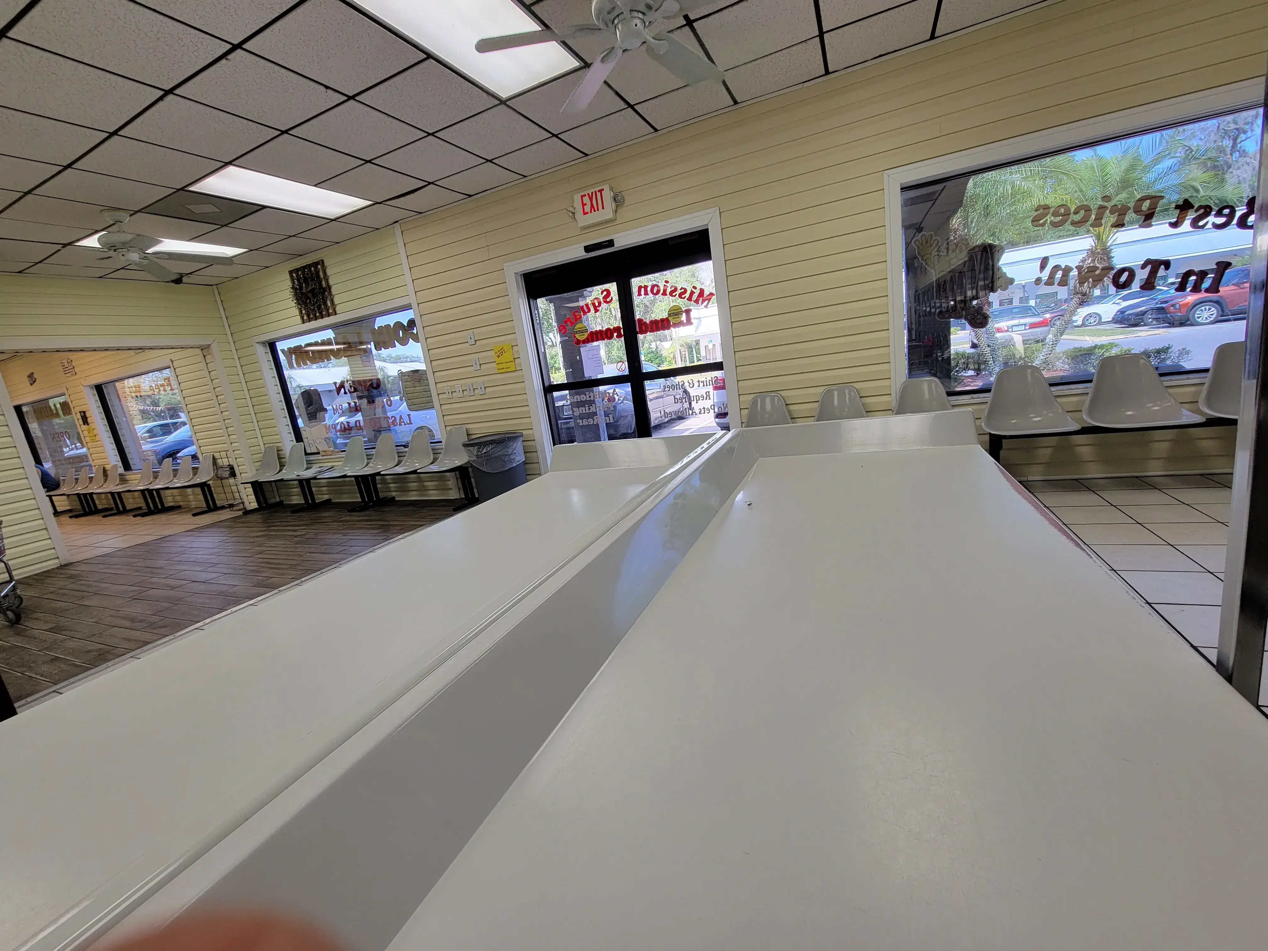 Mission Square Laundromat thumbnail 12