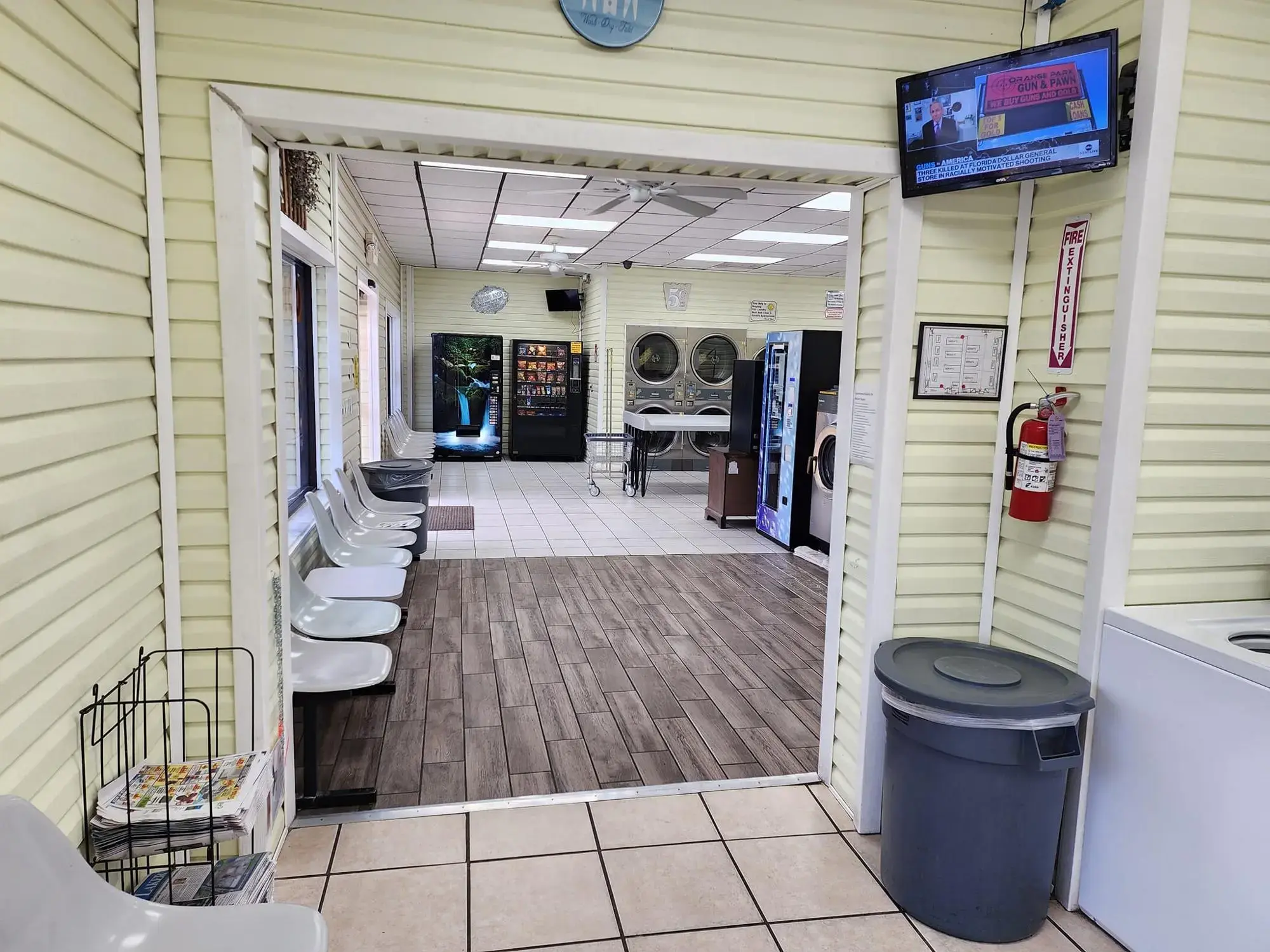 Mission Square Laundromat thumbnail 4
