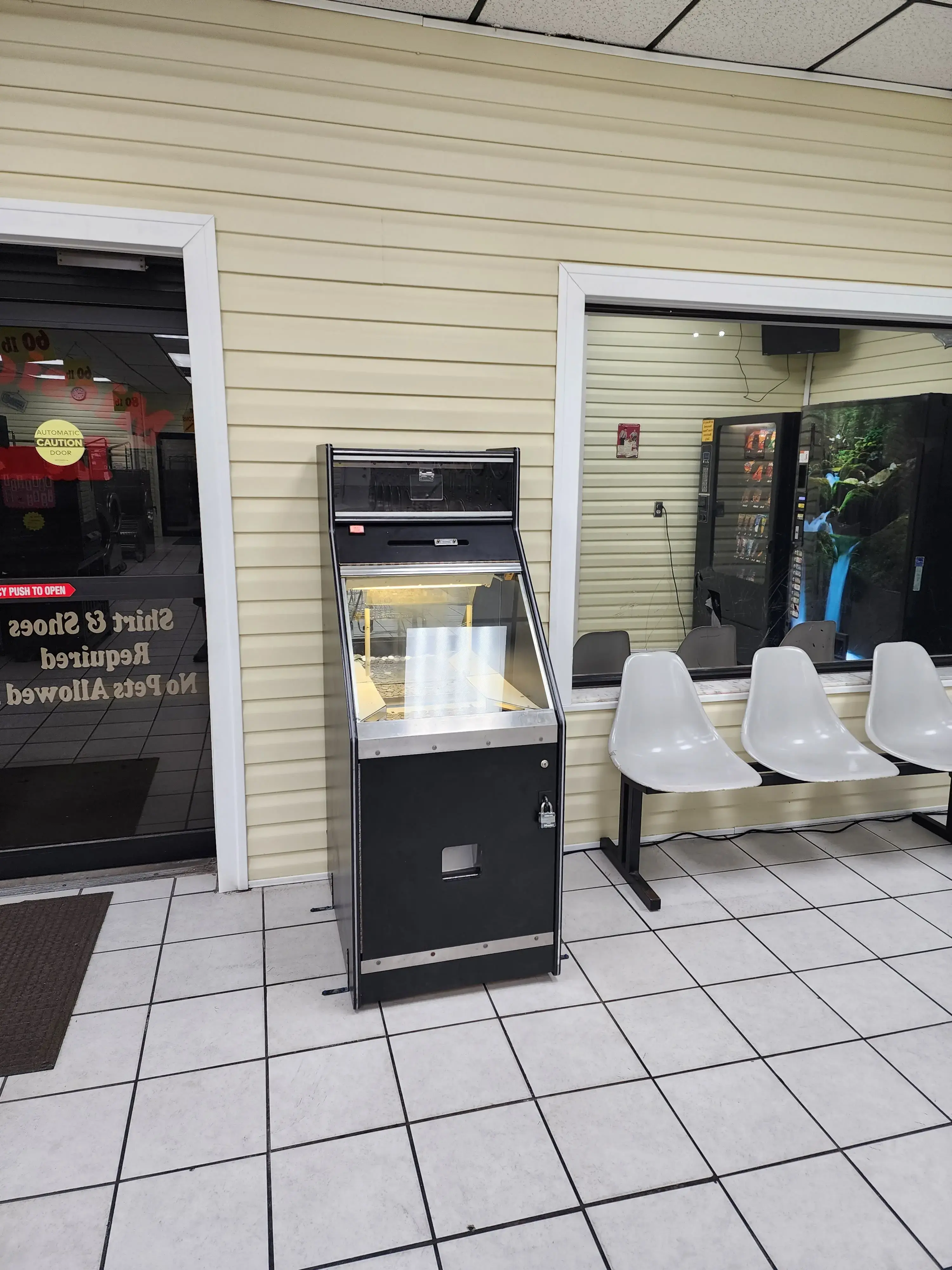 Mission Square Laundromat thumbnail 11