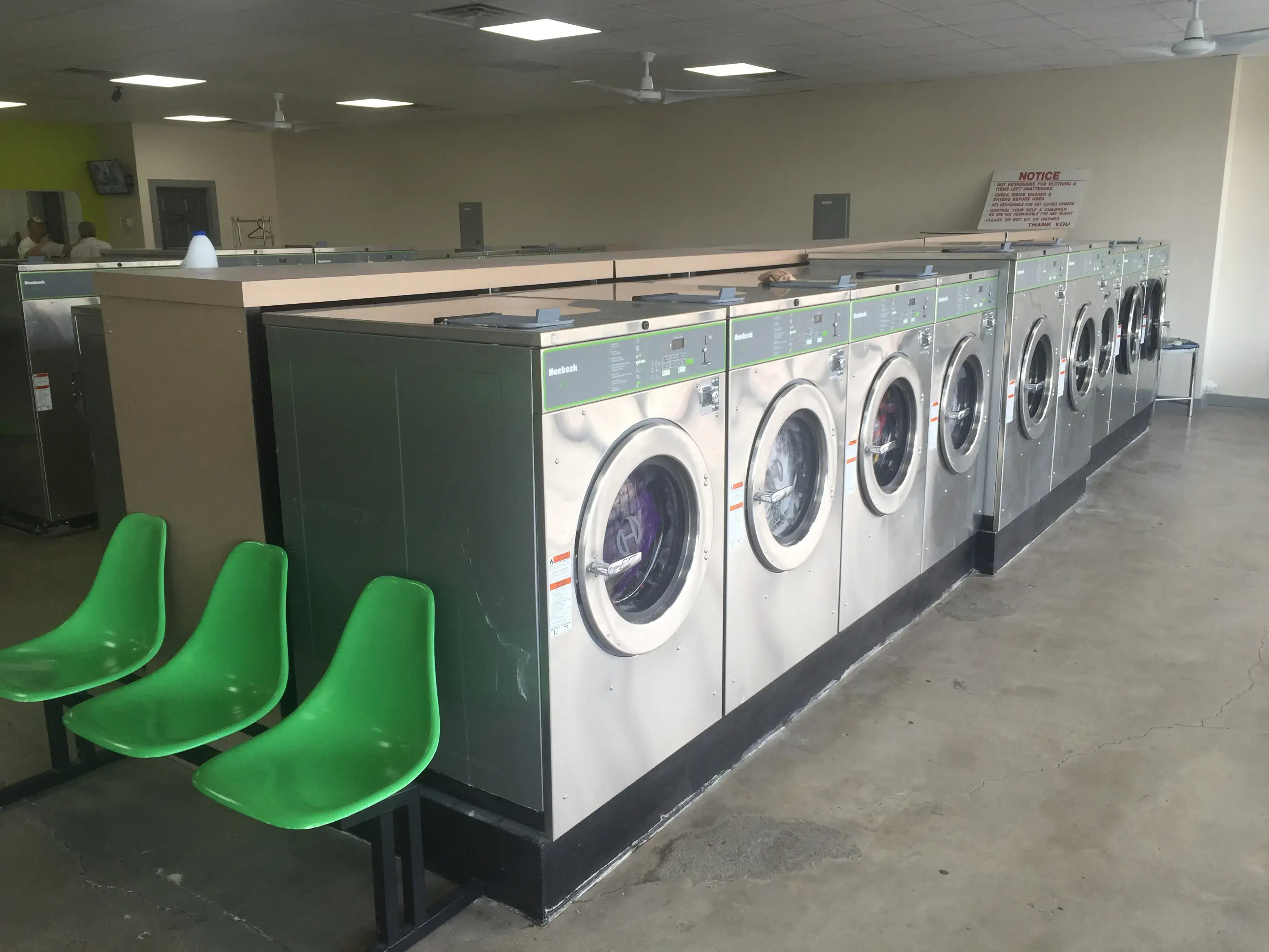 Missouri City Washateria - Image 19