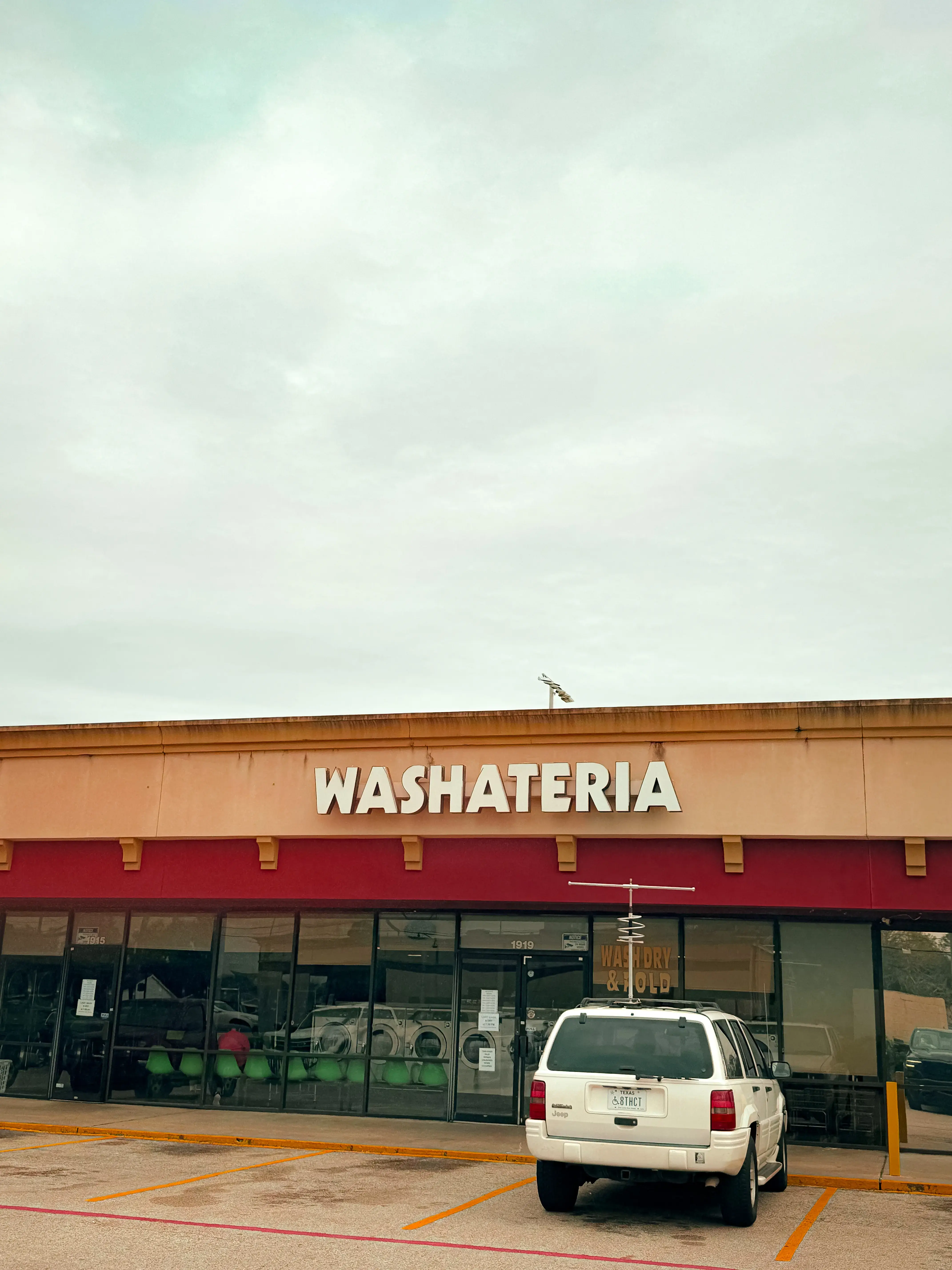 Missouri City Washateria - Image 14