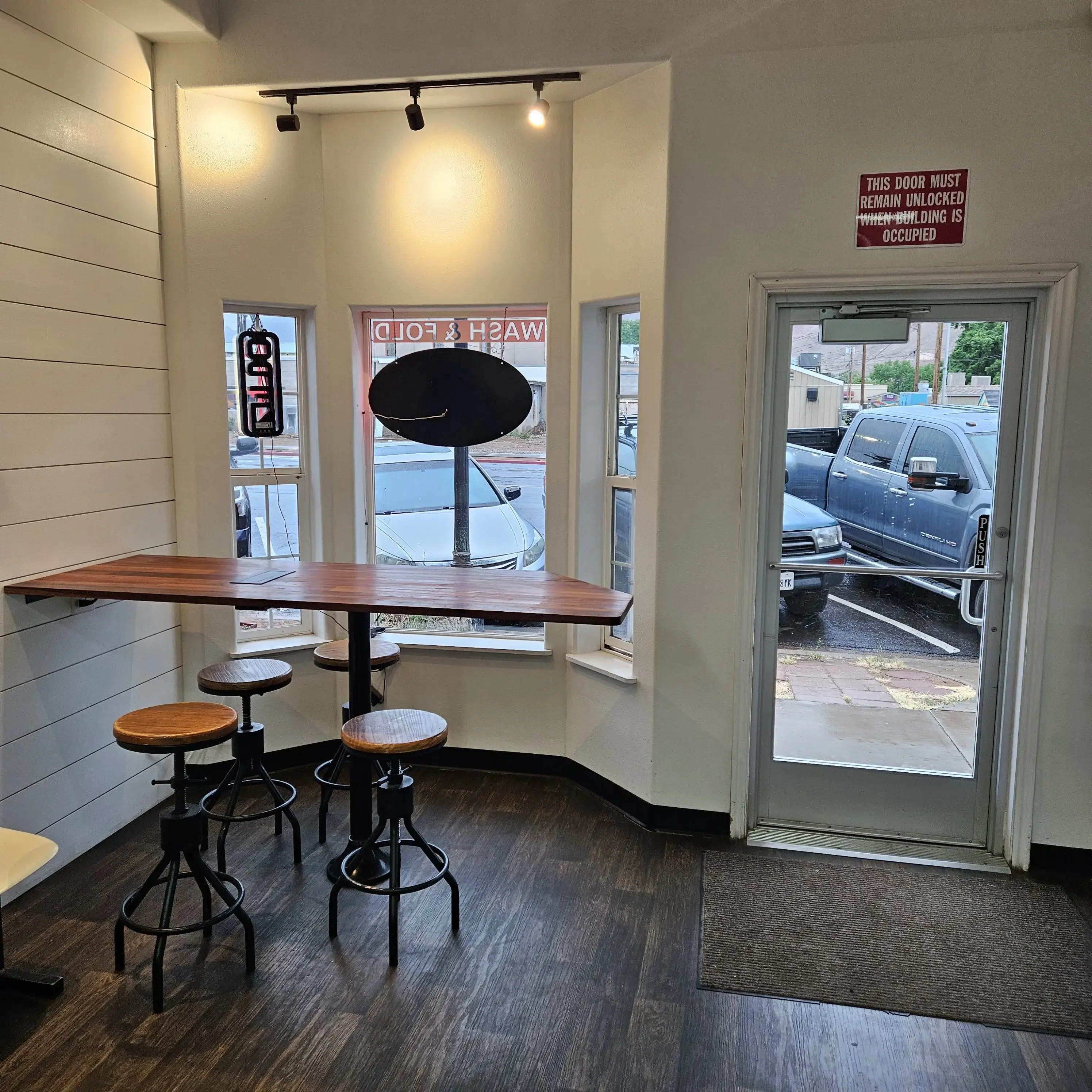 Moab Laundry Express LLC - Image 4