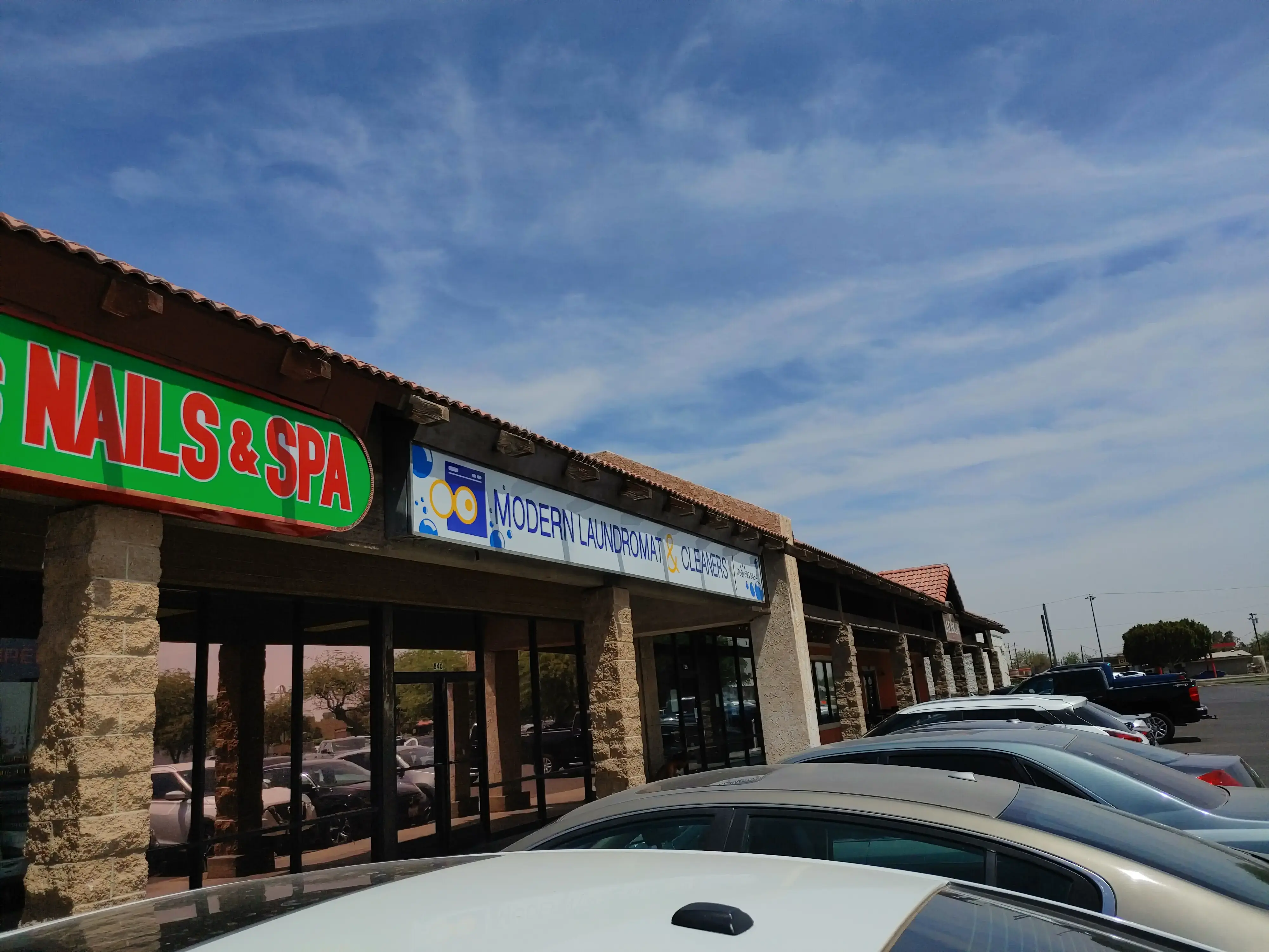 Modern Laundromat & Cleaners - Image 10