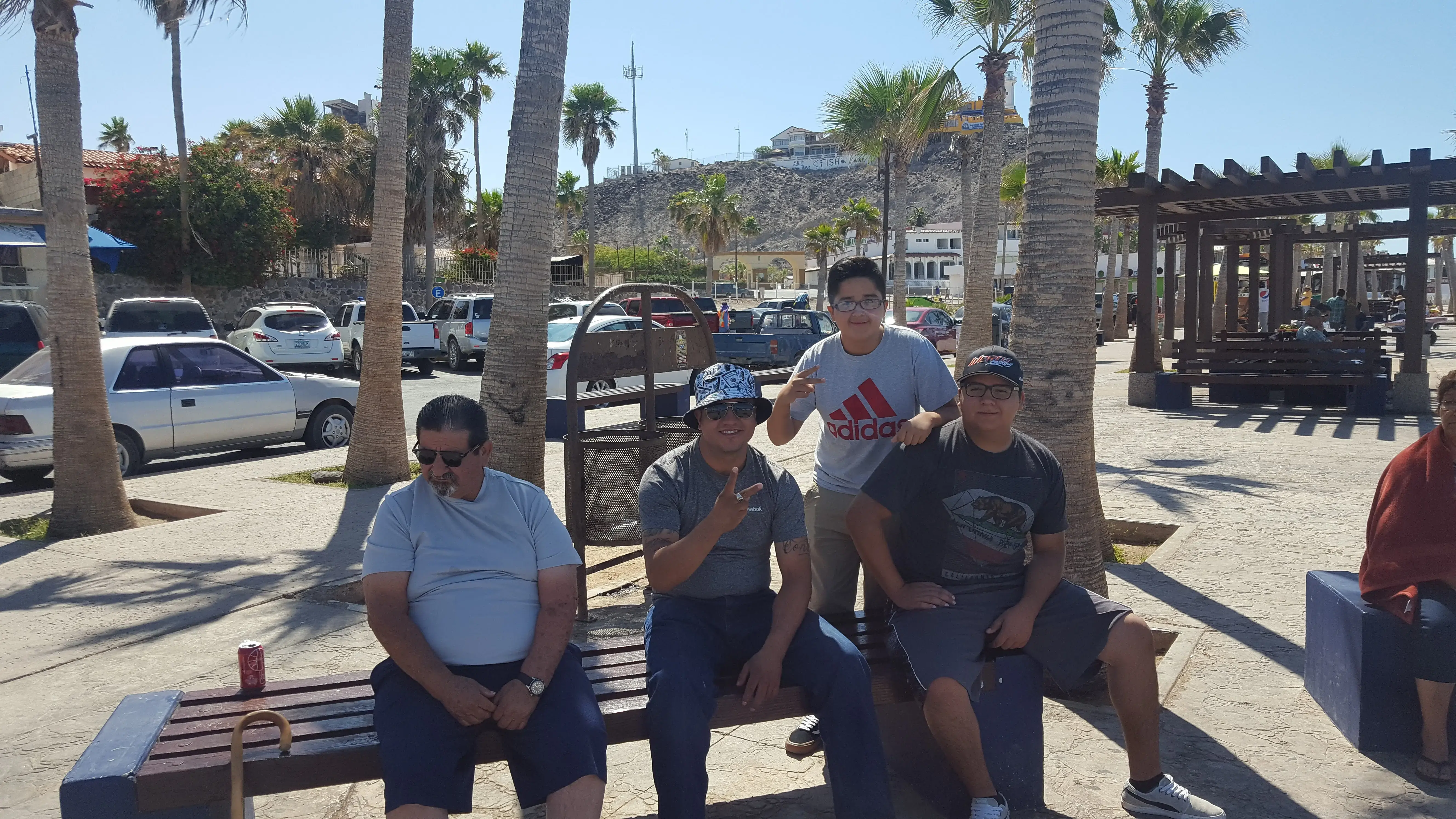 Modern Laundromat & Cleaners thumbnail 15