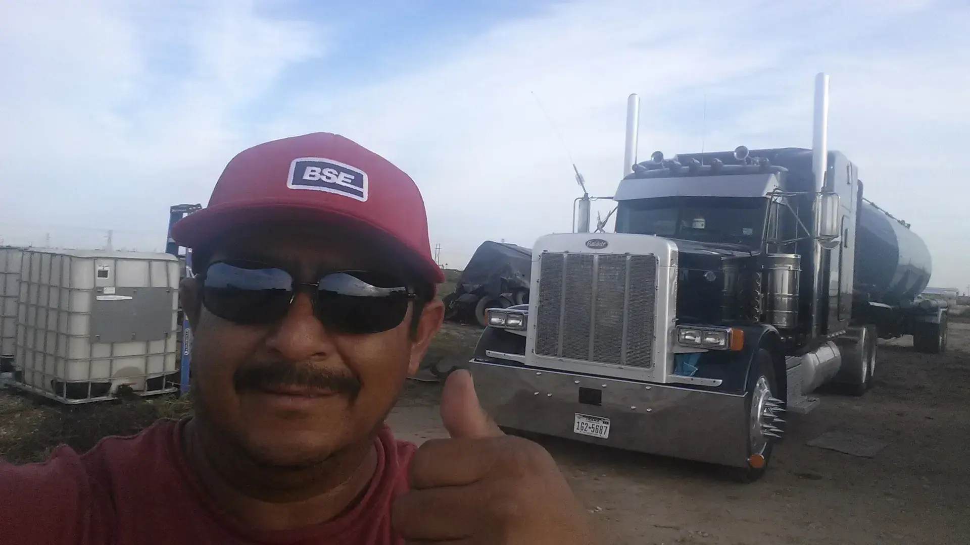 Modern Laundromat & Cleaners thumbnail 20