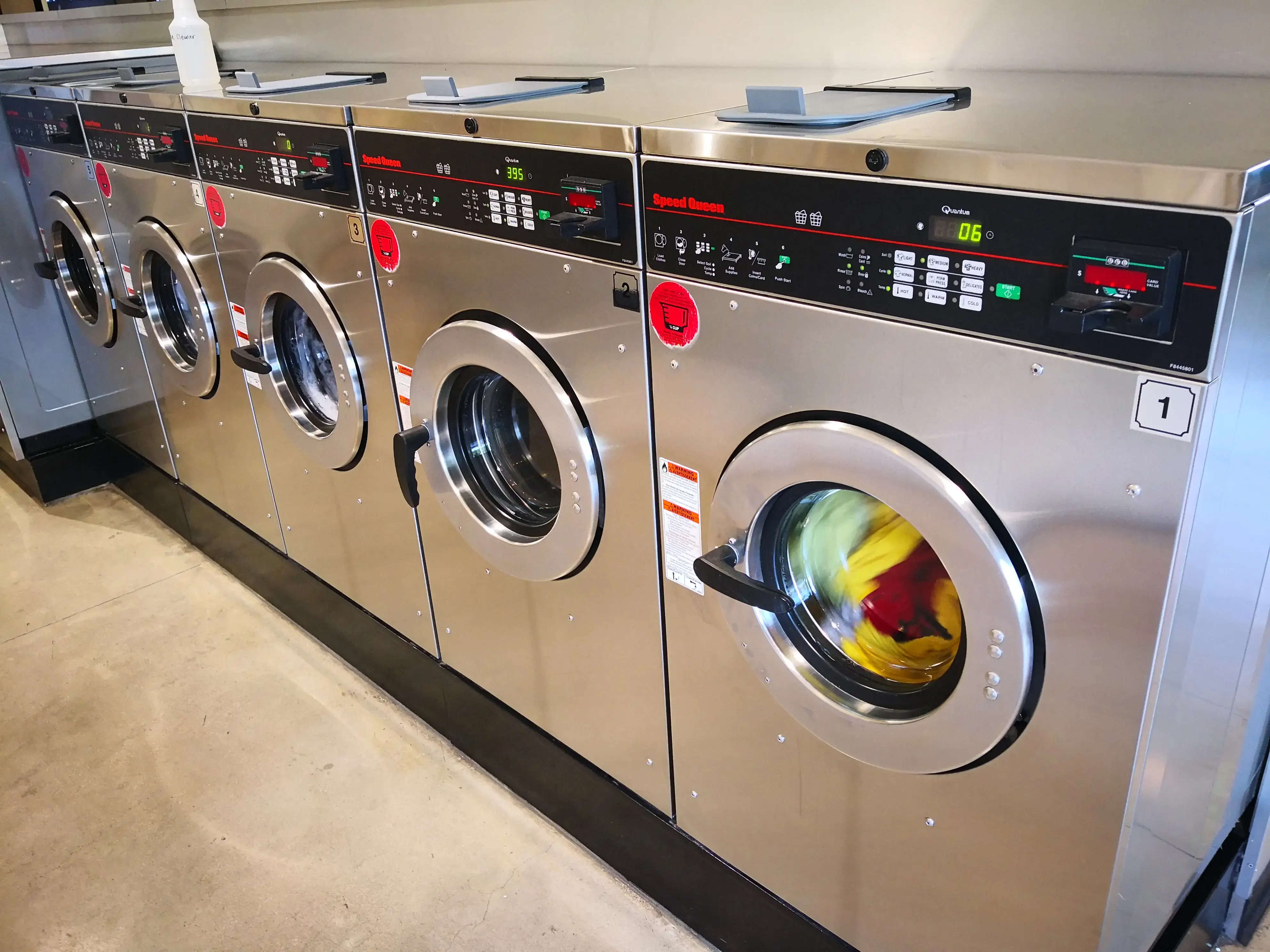 Modern Laundry thumbnail 2