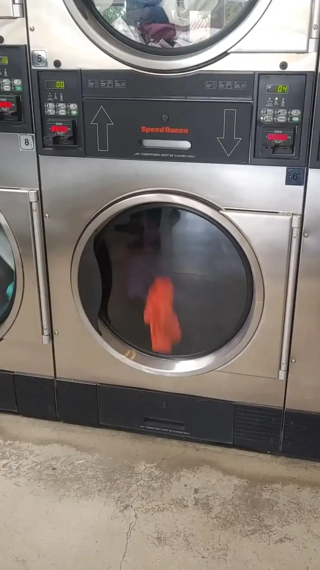 Modern Laundry thumbnail 19
