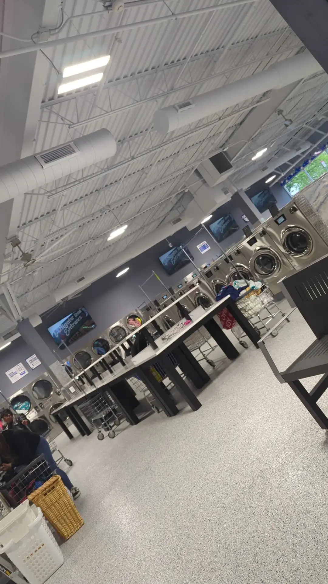 ModernSpin Laundromat thumbnail 9