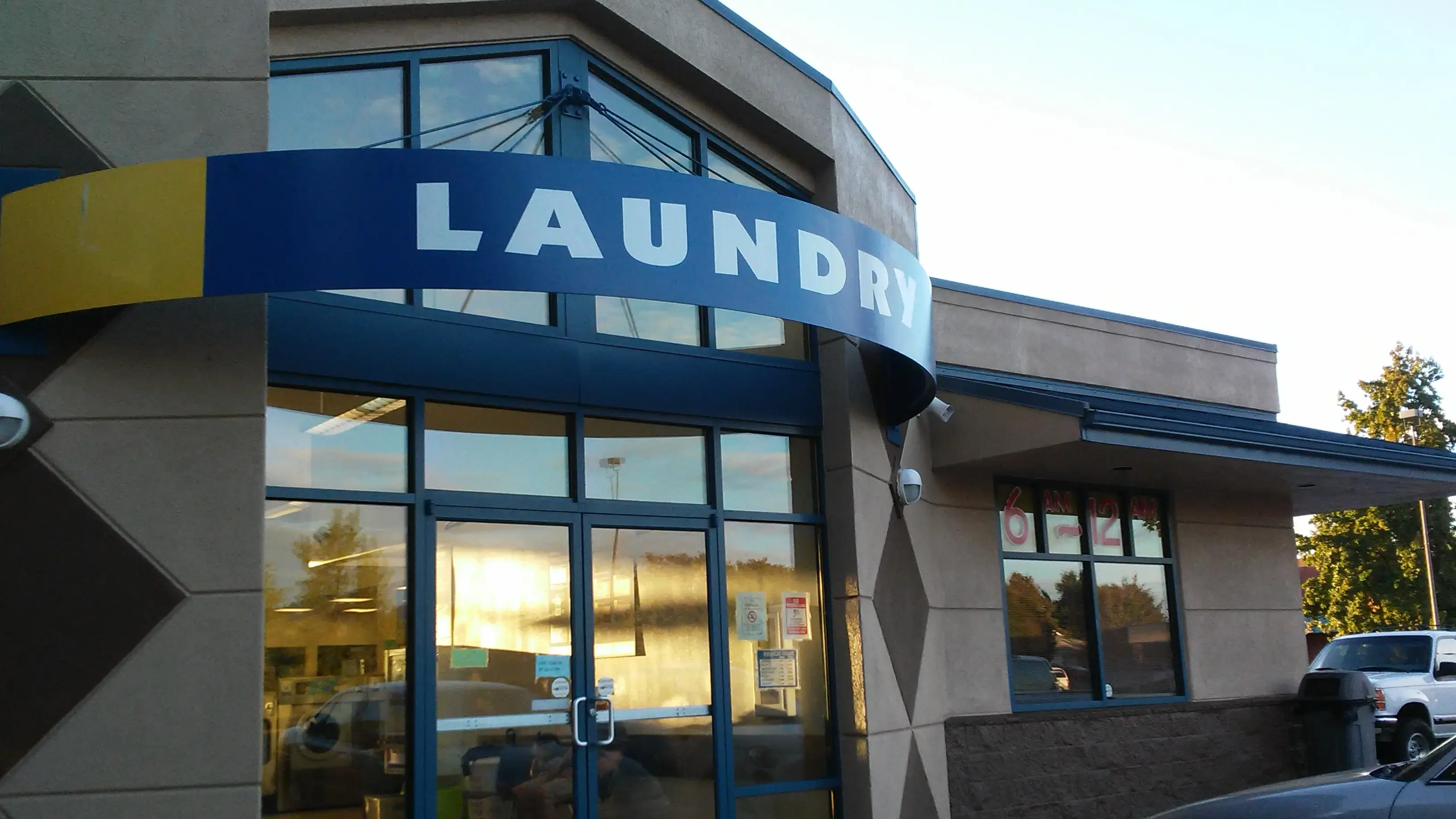 Mohawk Coin Laundry thumbnail 4
