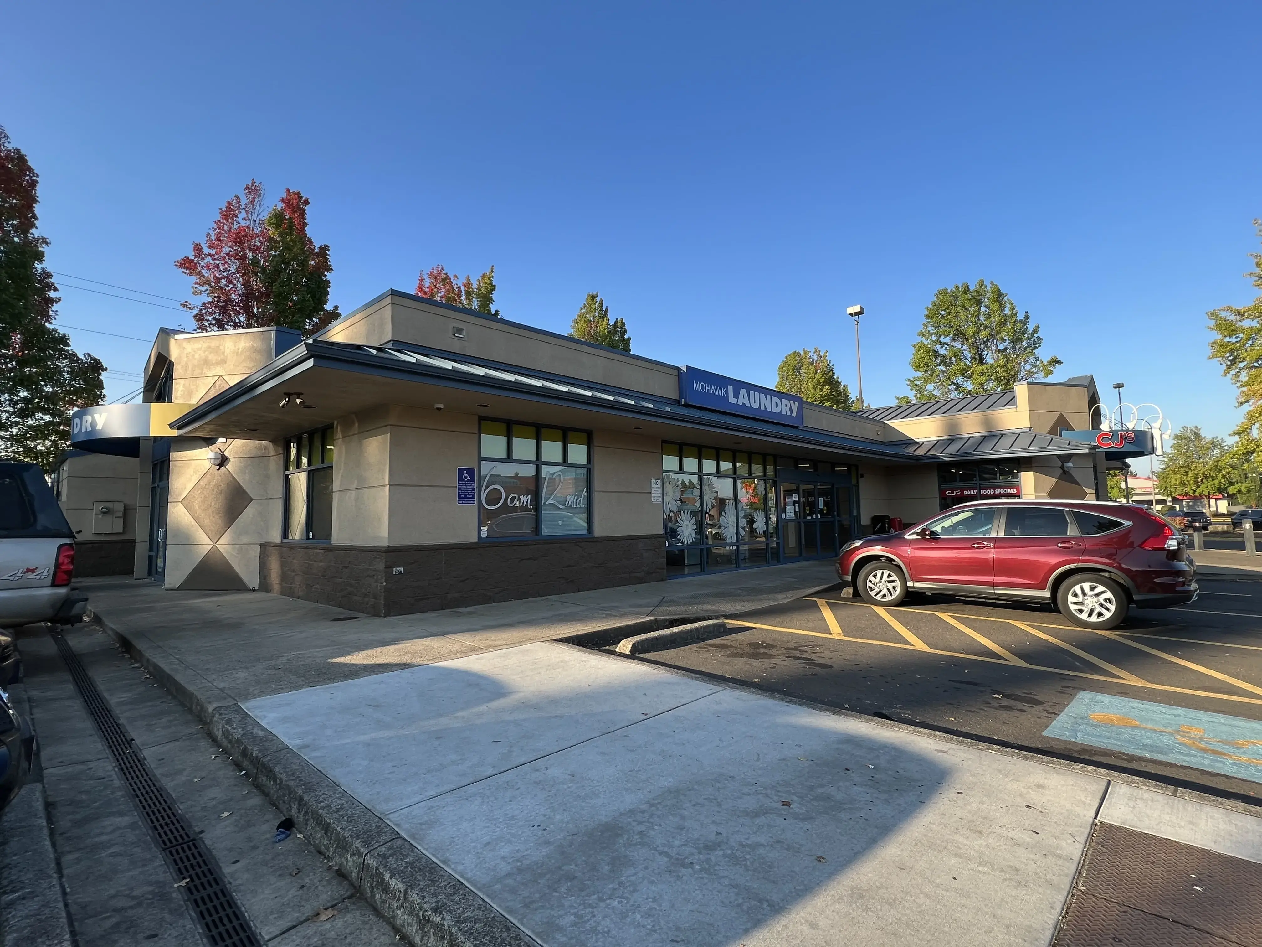 Mohawk Coin Laundry thumbnail 3