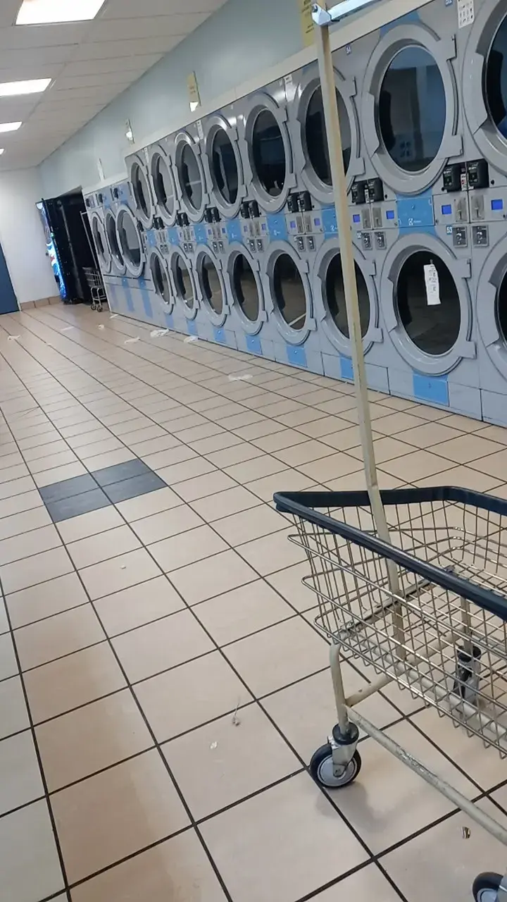 Mohawk Coin Laundry thumbnail 16