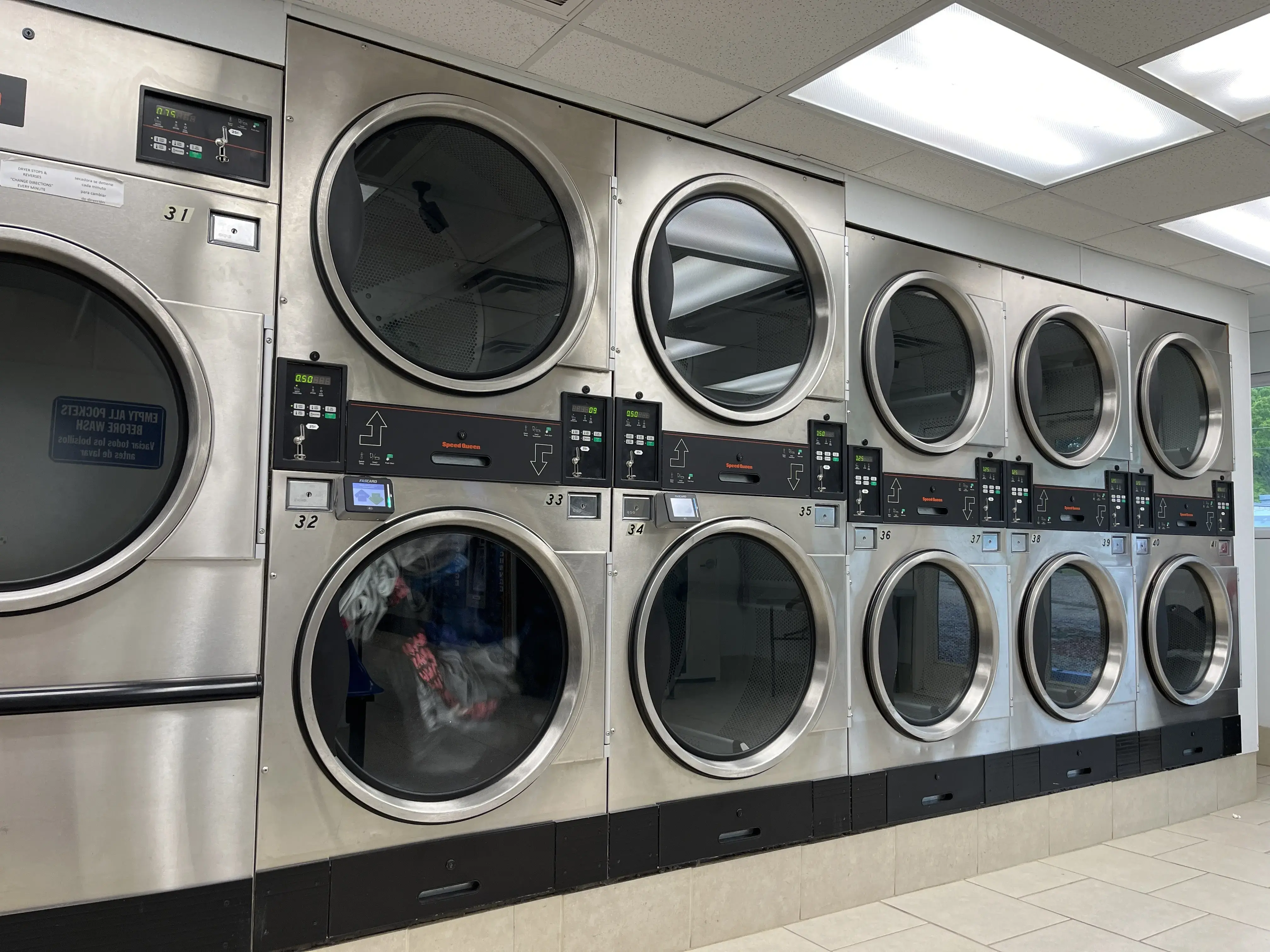 Mojo Clean Laundromat thumbnail 3