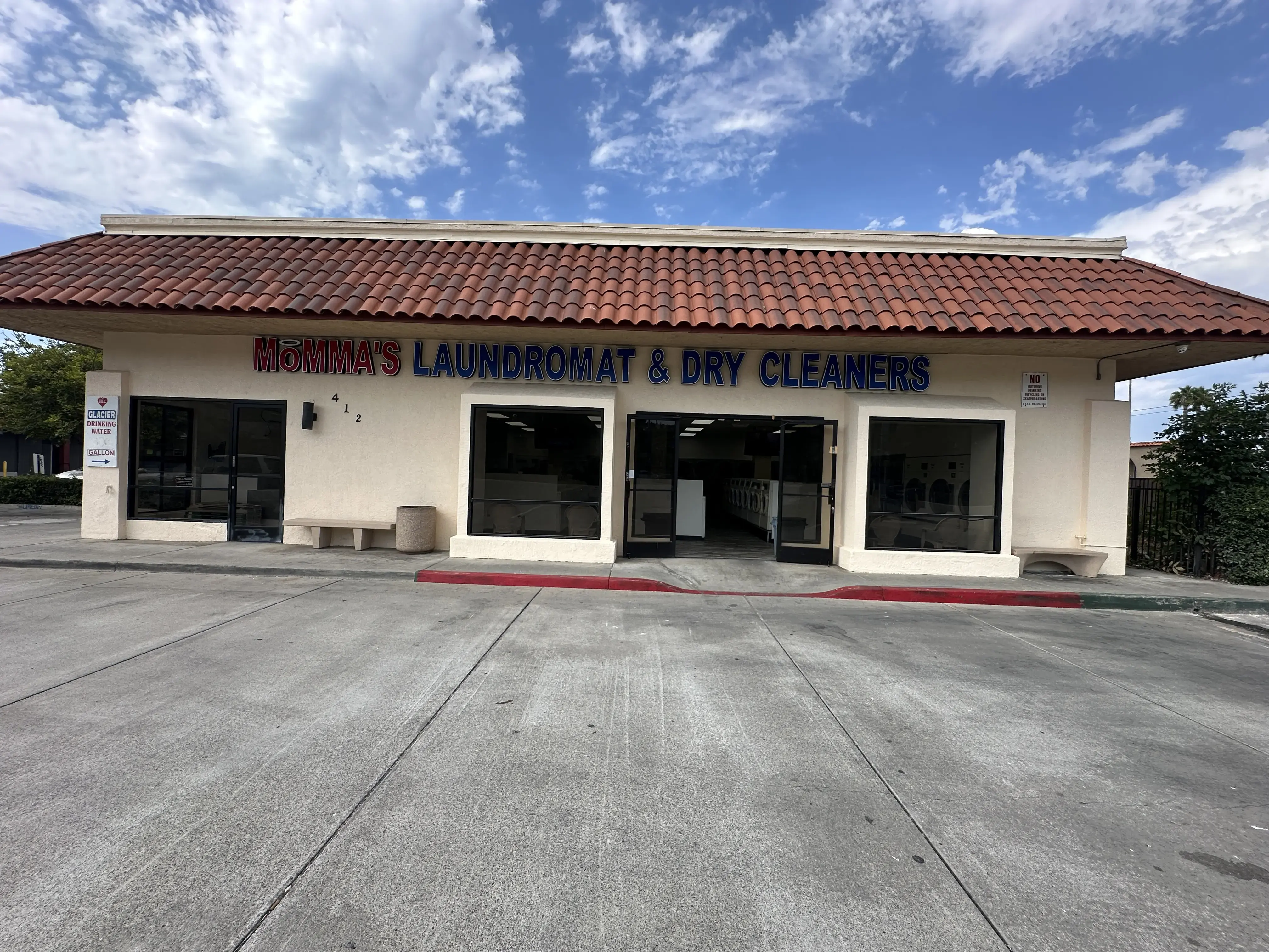 Momma's Laundromat & Dry Cleaners - Image 2