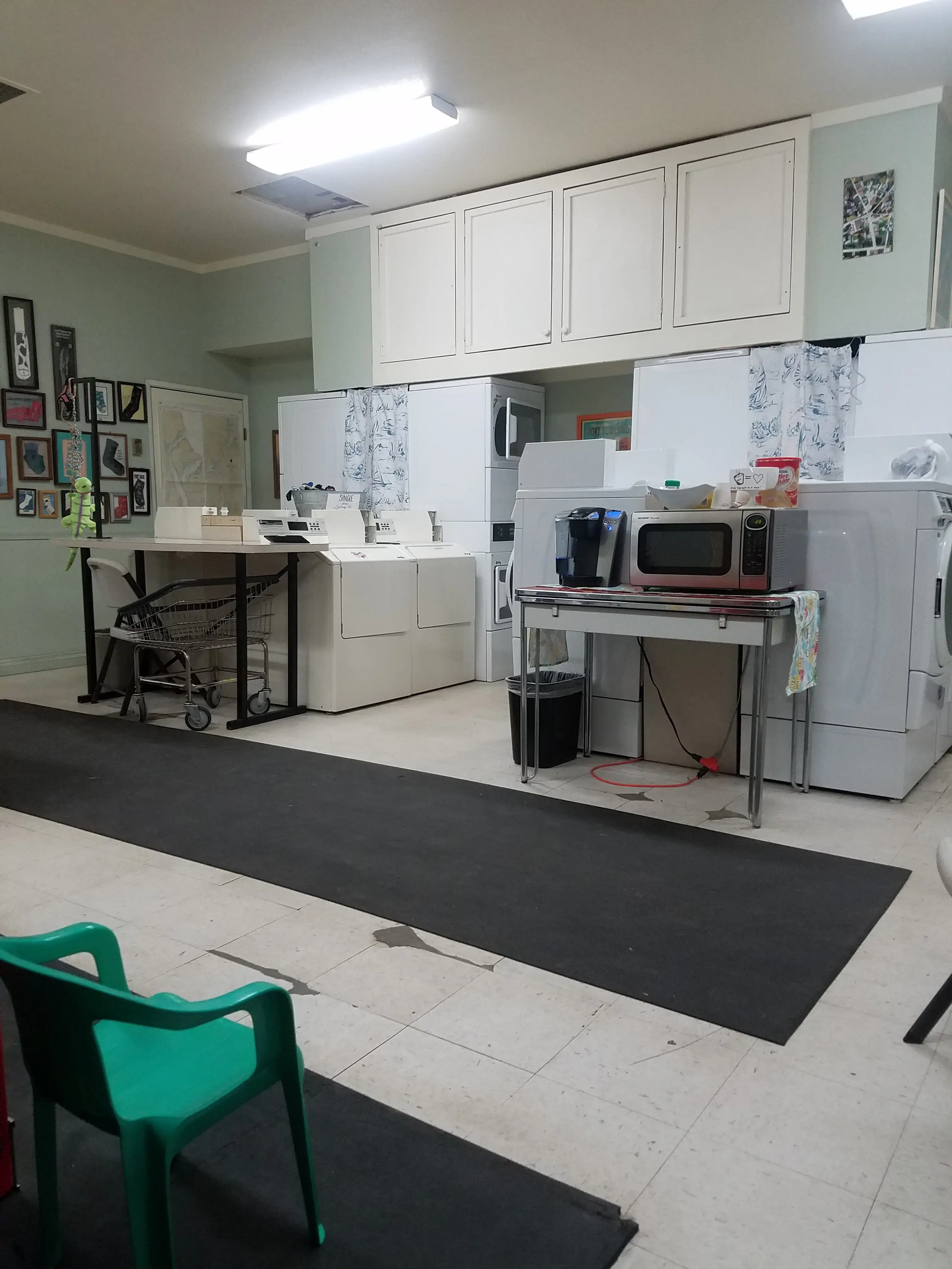 Mom's Laundromat thumbnail 12