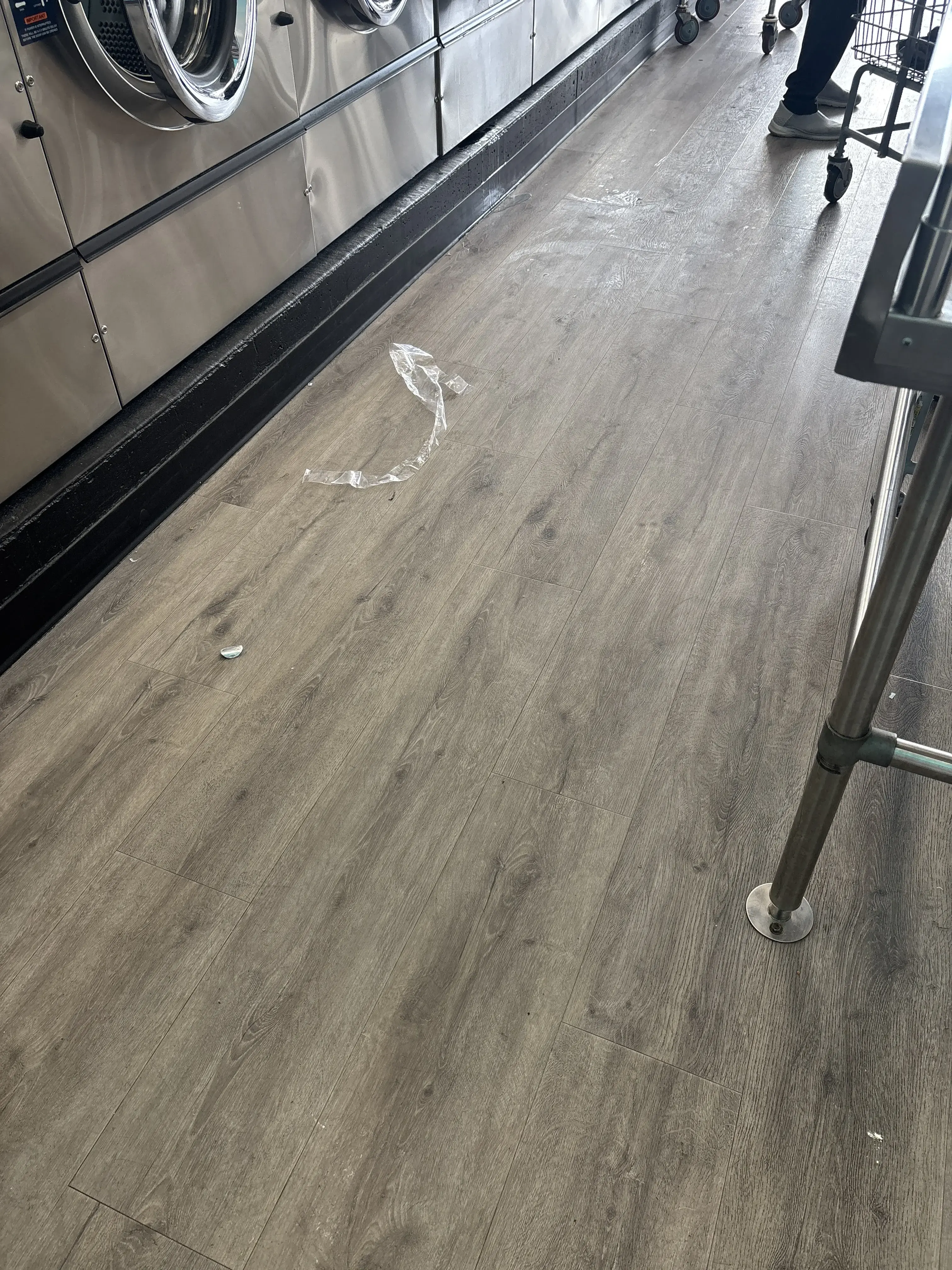 Mom's Laundromats - Image 6