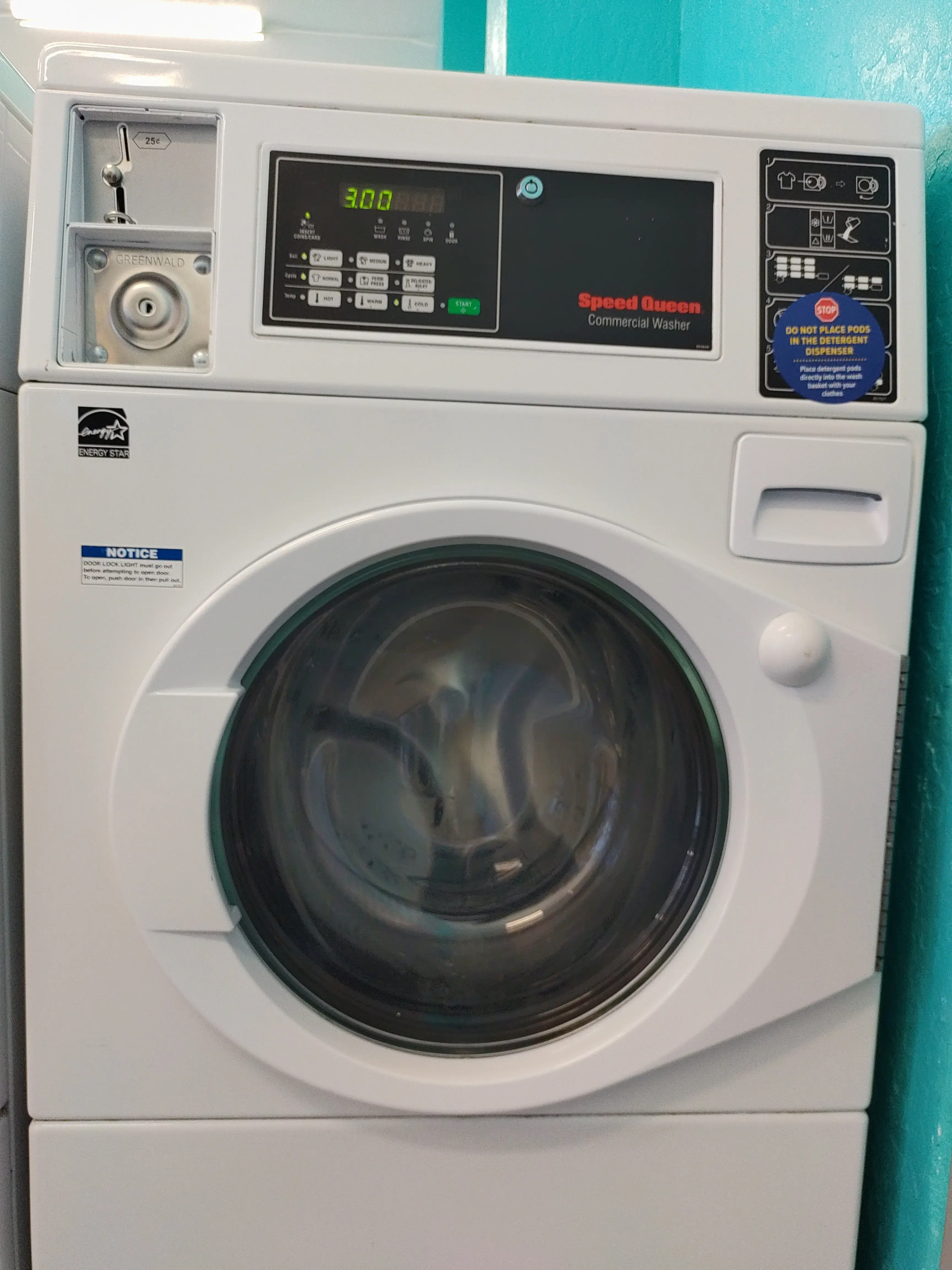 Mom's Laundromats - Image 18
