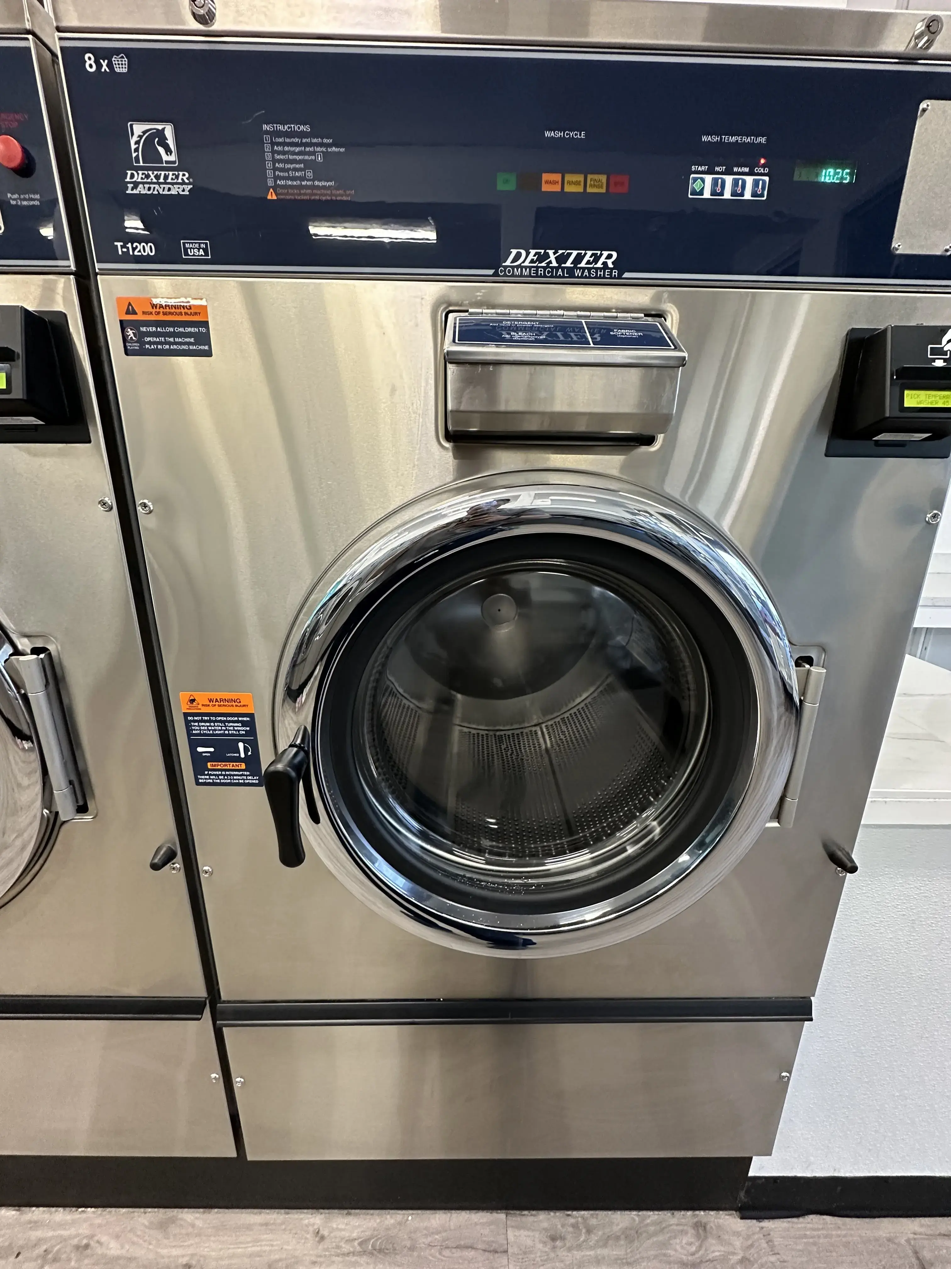 Mom's Laundromats thumbnail 13