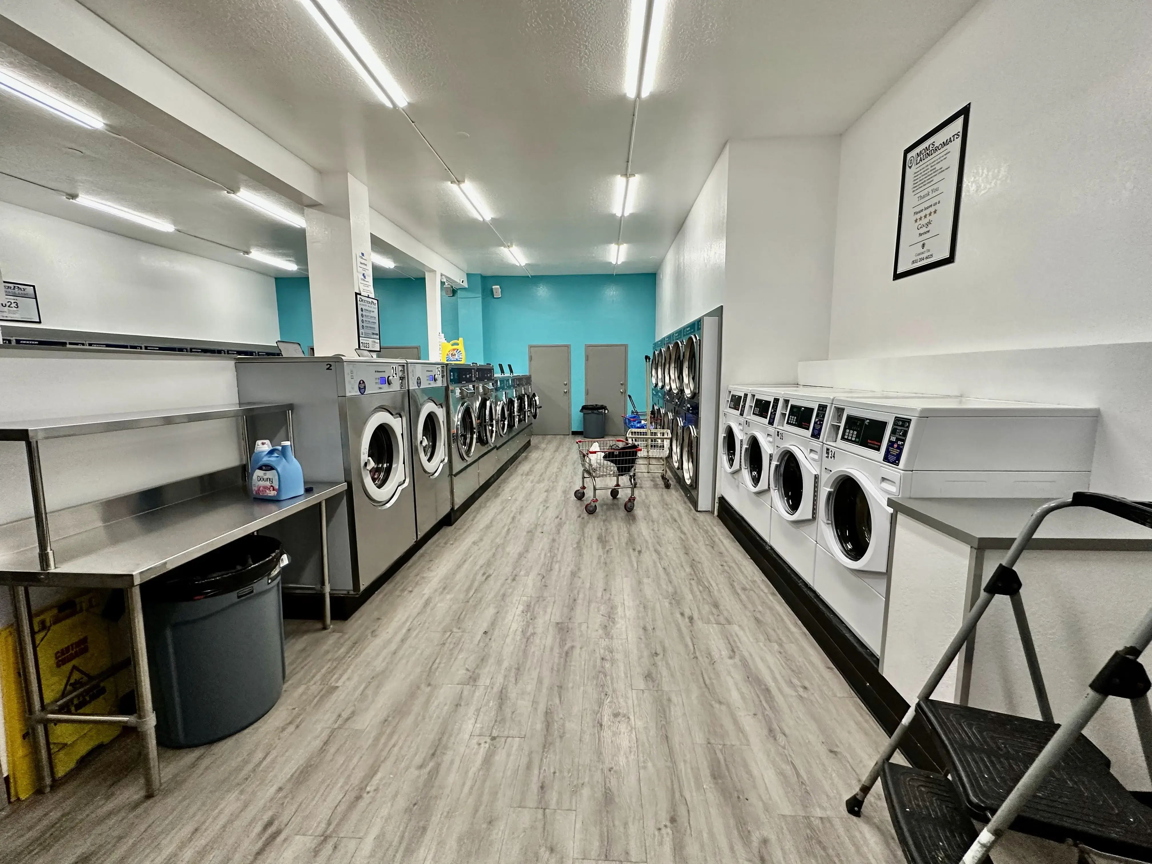 Mom's Laundromats thumbnail 3