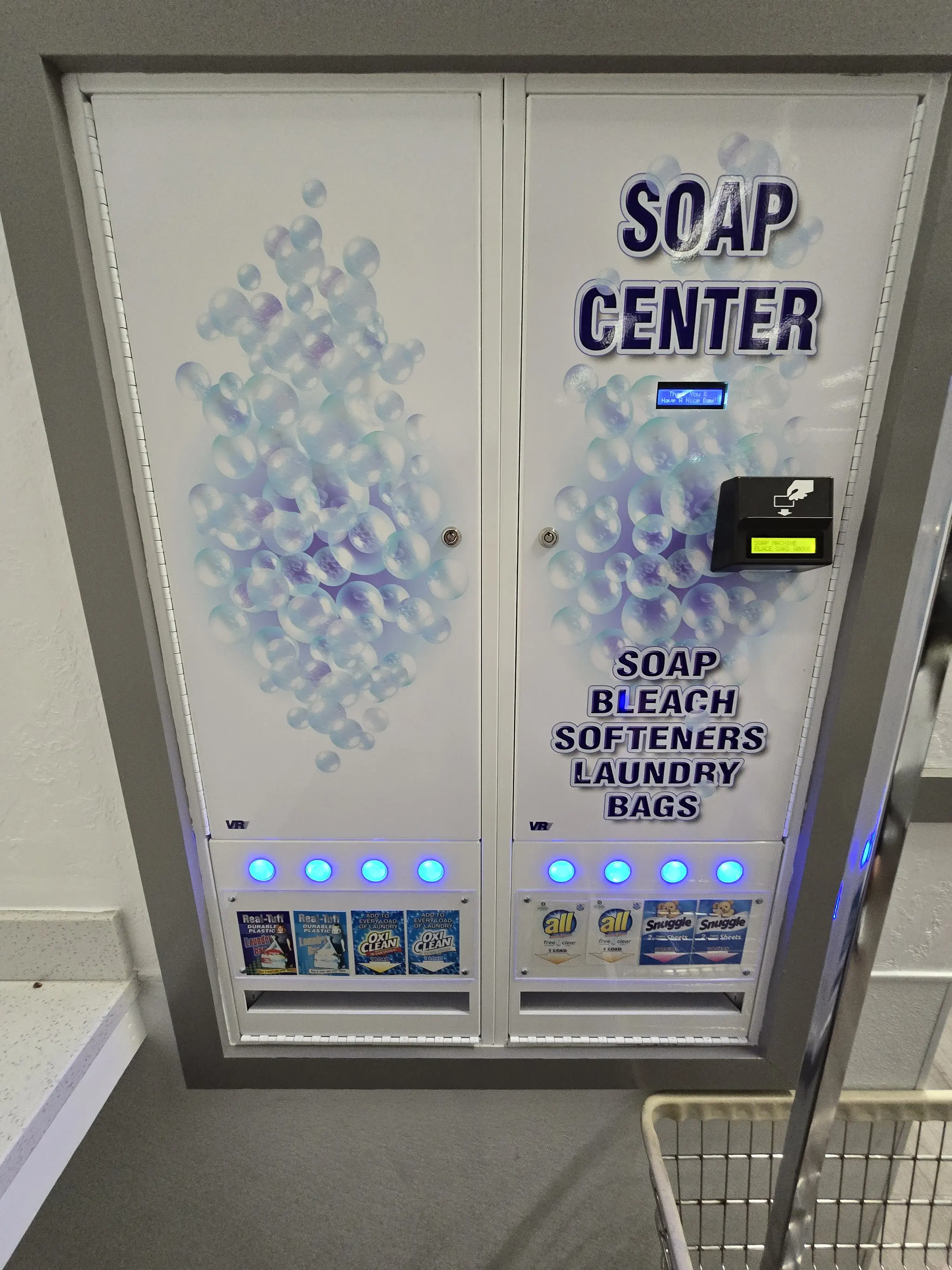 Mom's Laundromats thumbnail 5