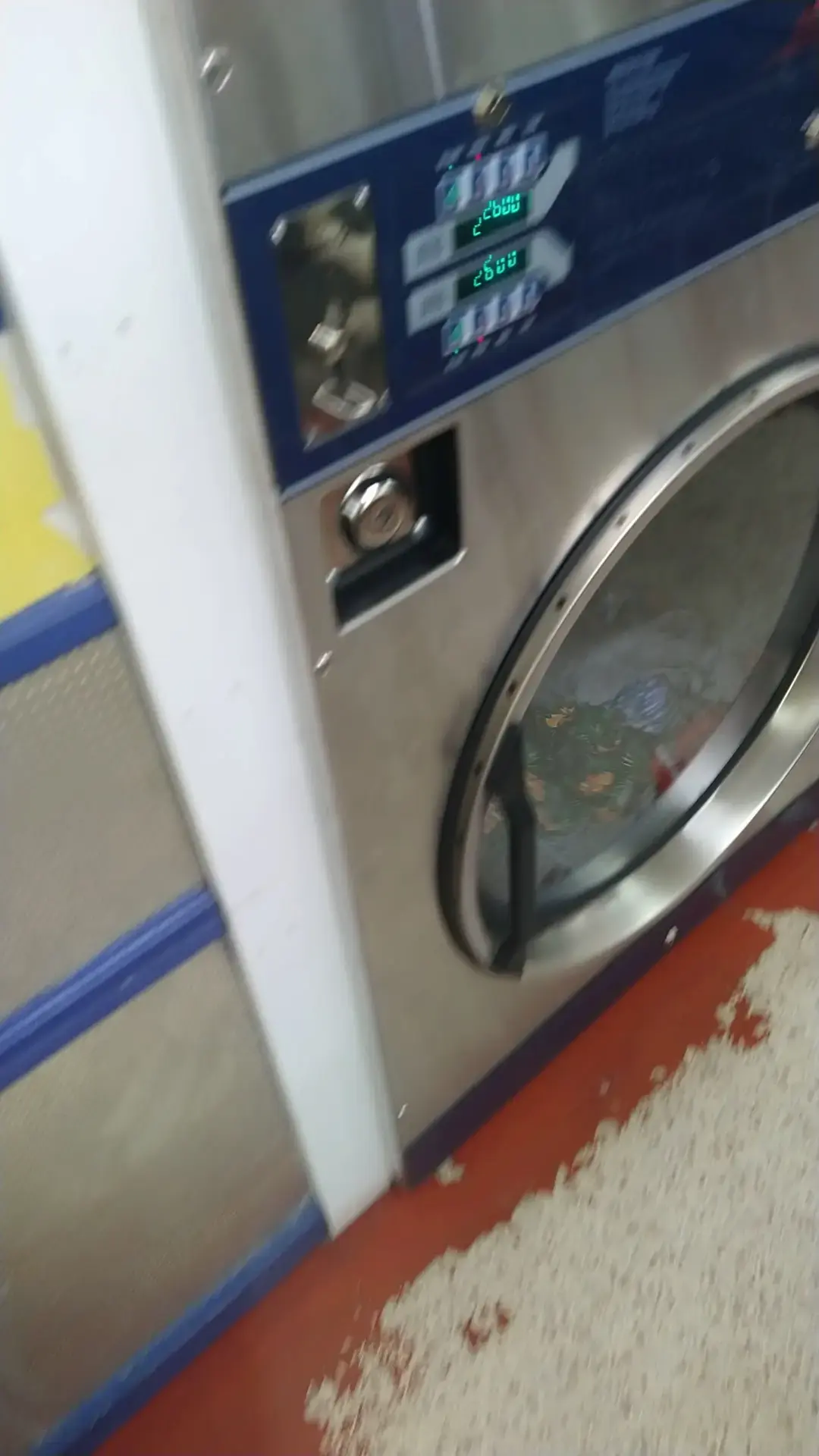 Mona Lisa Coin Laundry - Image 8