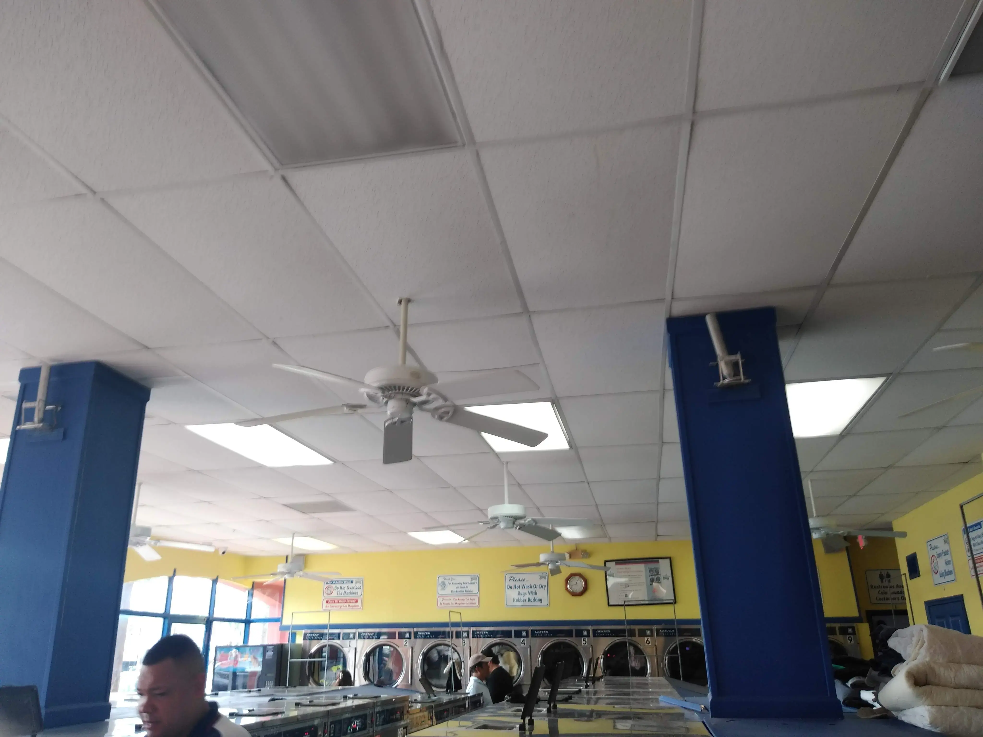 Mona Lisa Coin Laundry - Image 7