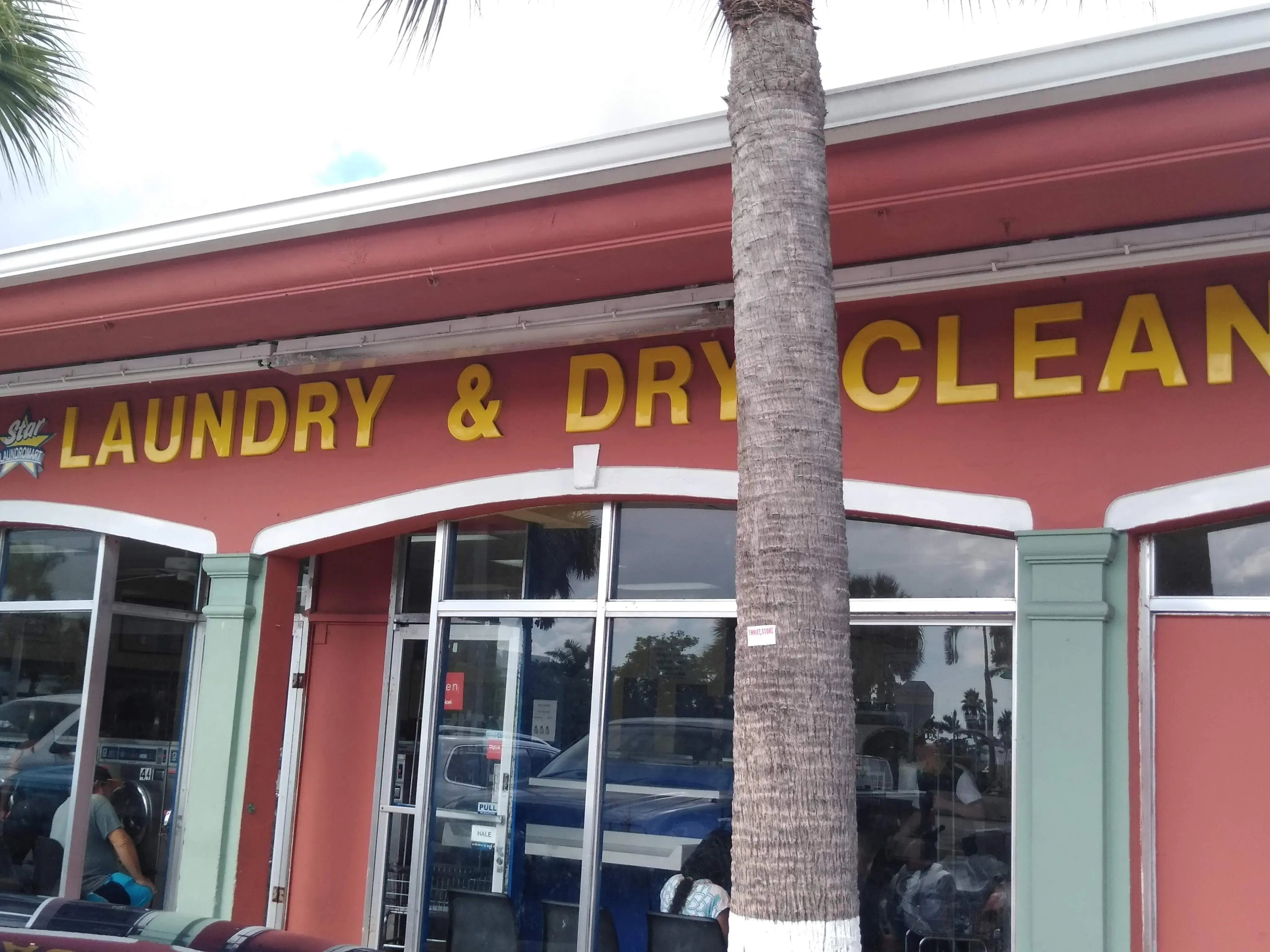 Mona Lisa Coin Laundry - Image 6