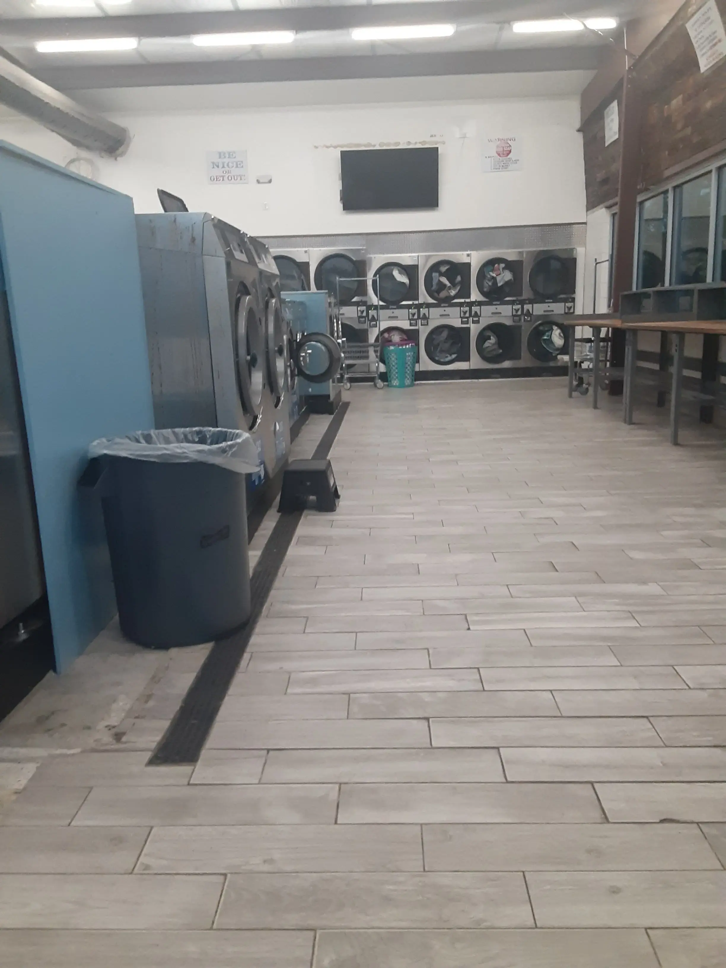 Monaco 24 Hour Coin Laundry - Image 11