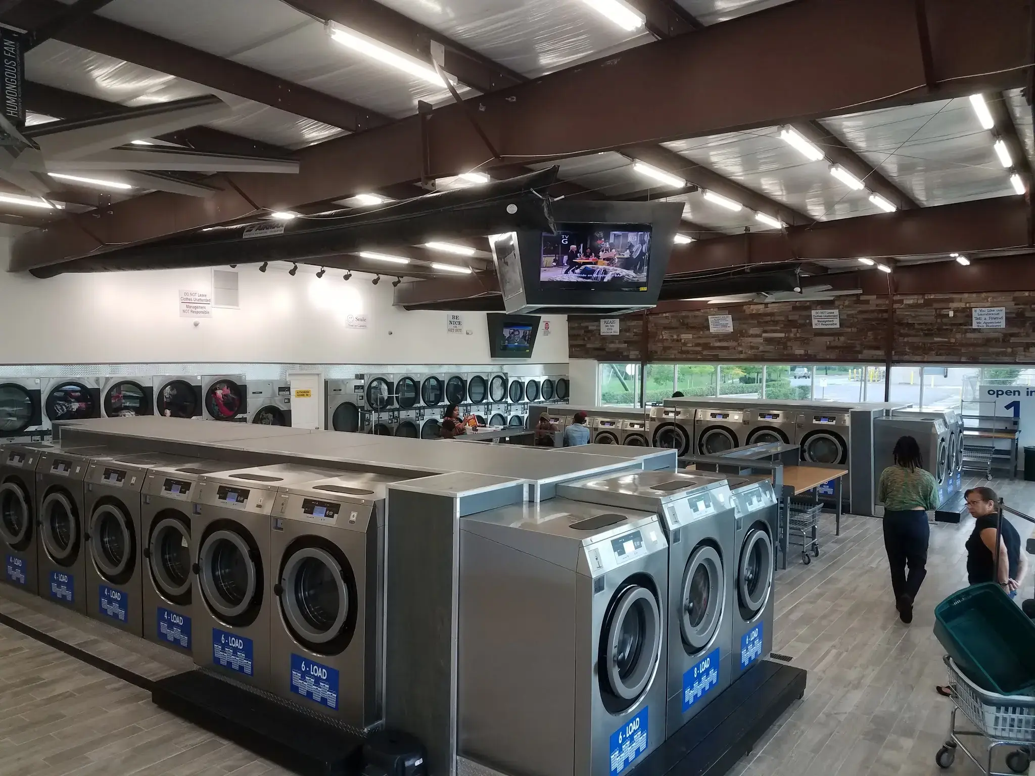 Monaco 24 Hour Coin Laundry thumbnail 1