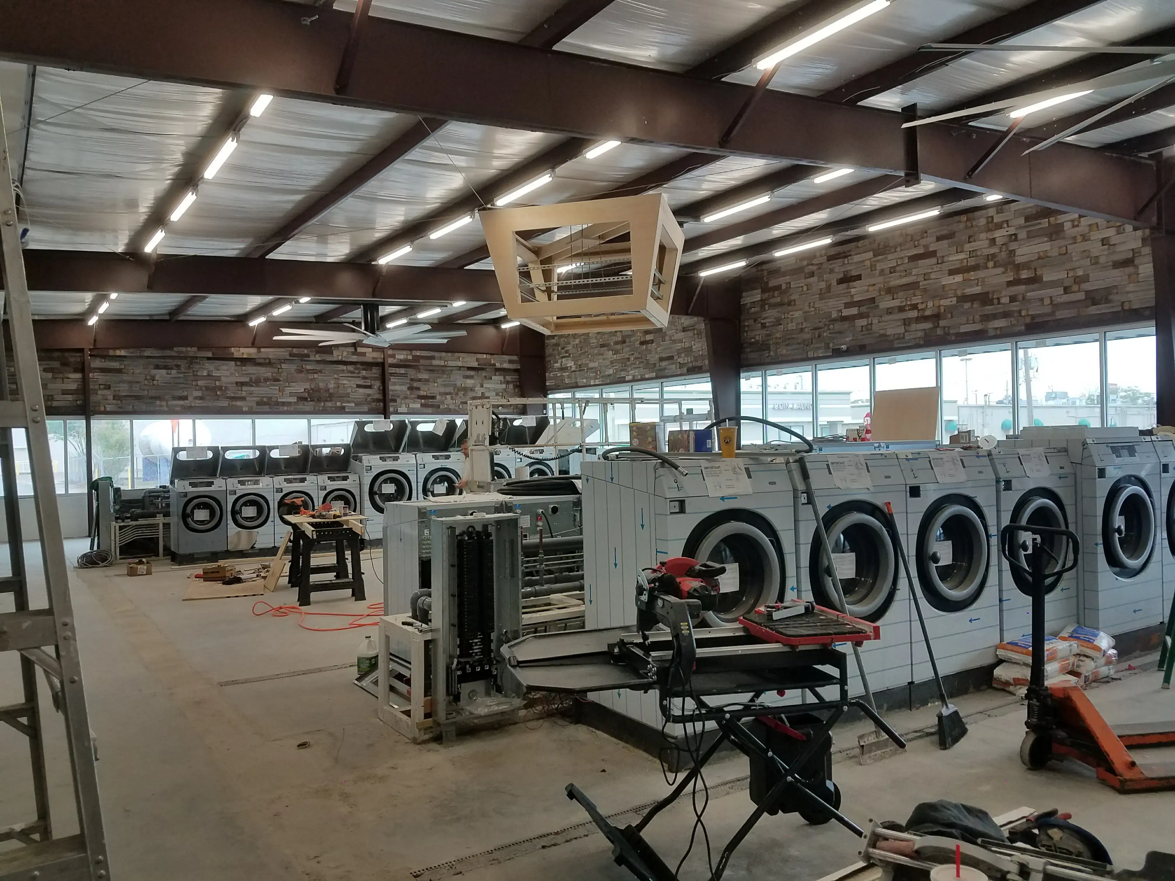 Monaco 24 Hour Coin Laundry thumbnail 9