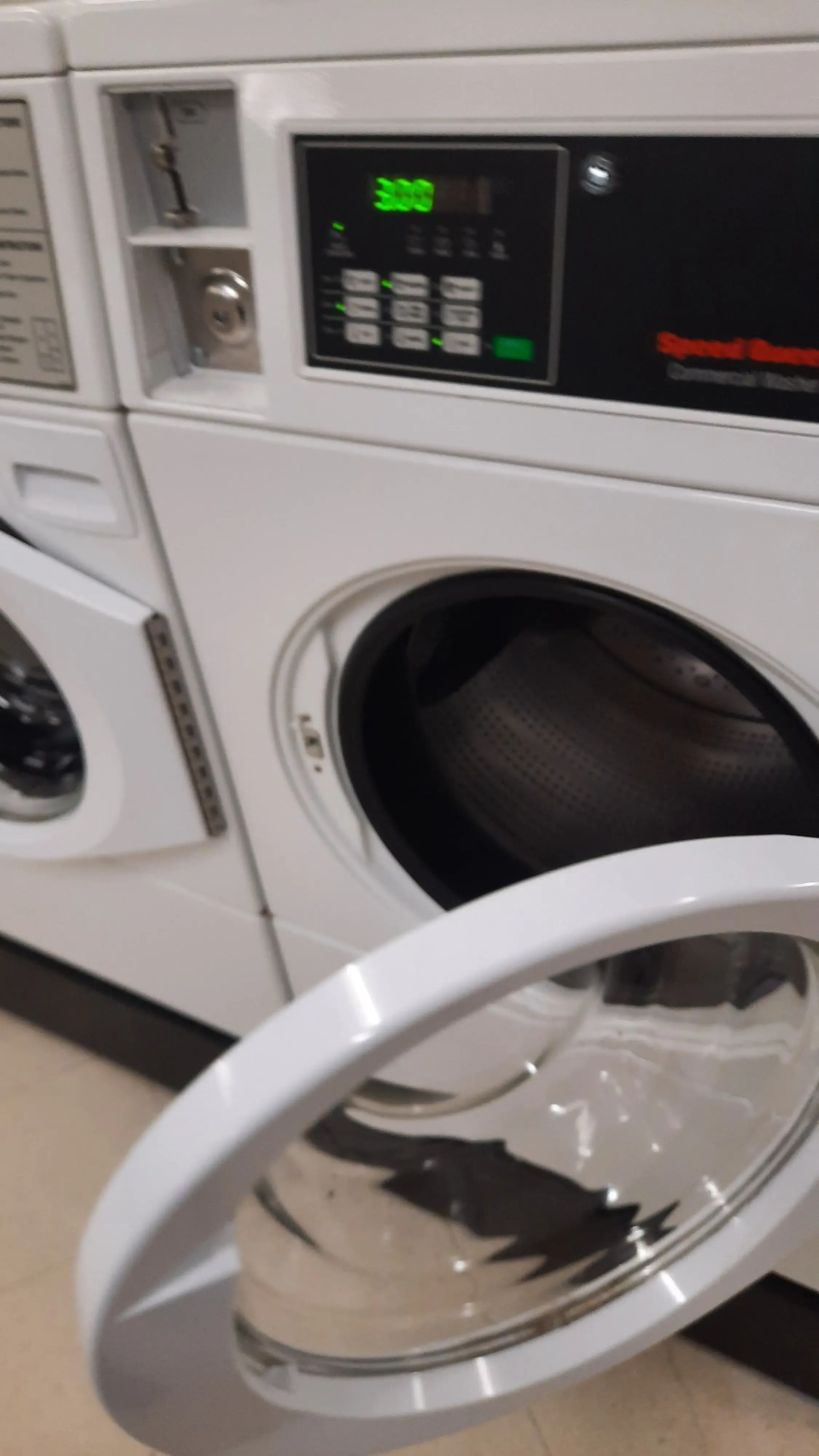 Monmouth Laundromat thumbnail 16