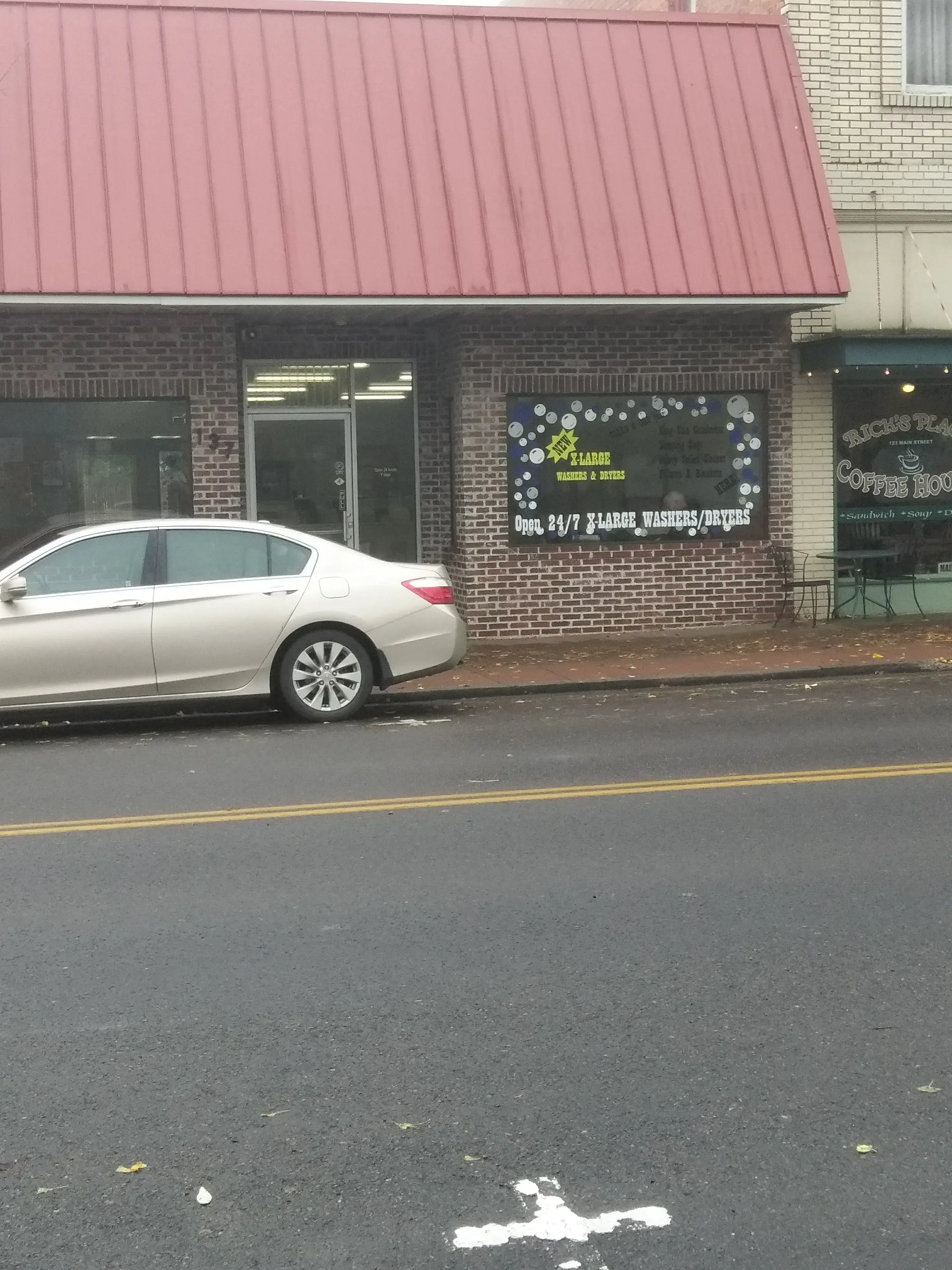 Monmouth Laundromat - Image 13