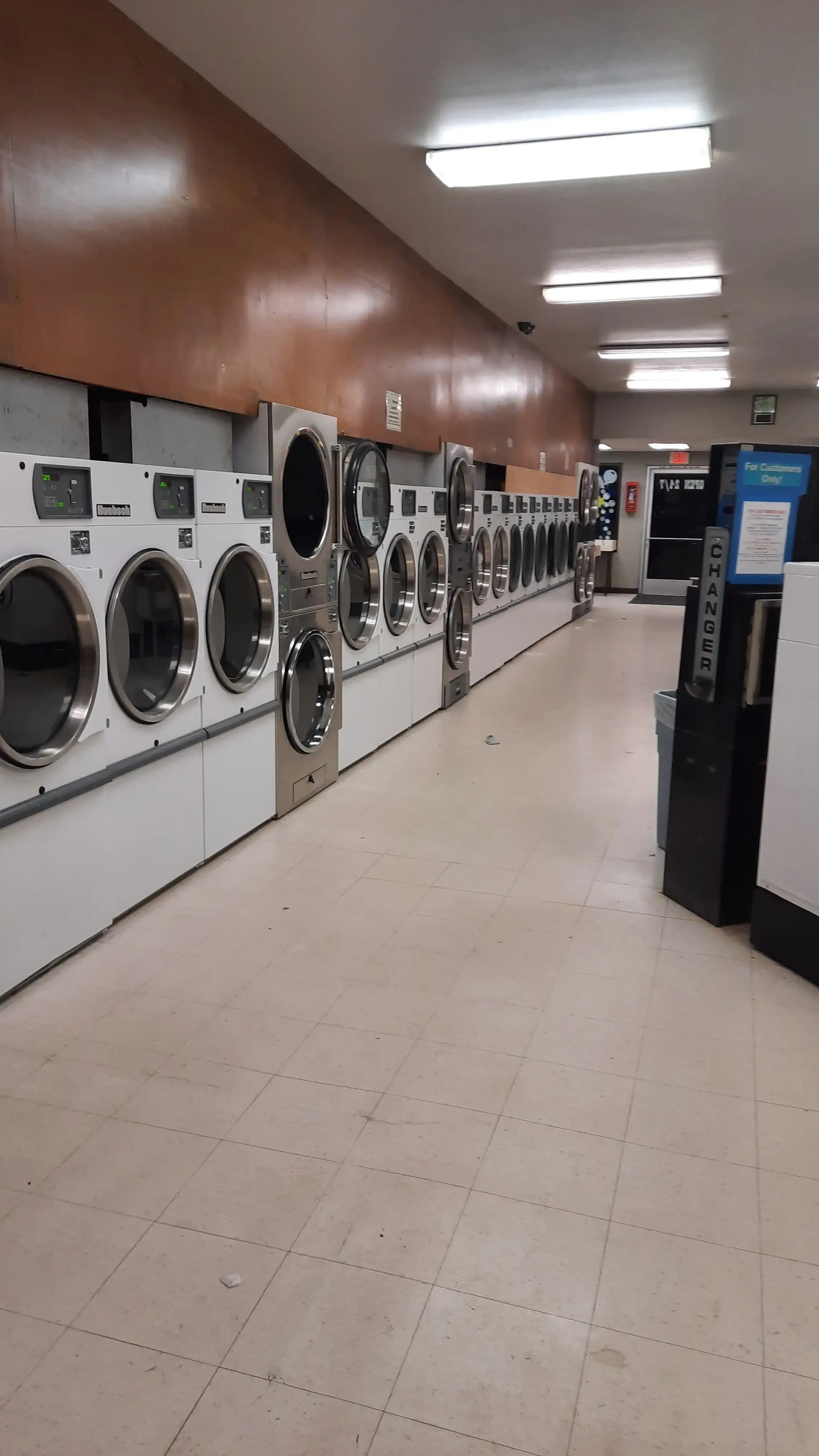 Monmouth Laundromat thumbnail 14