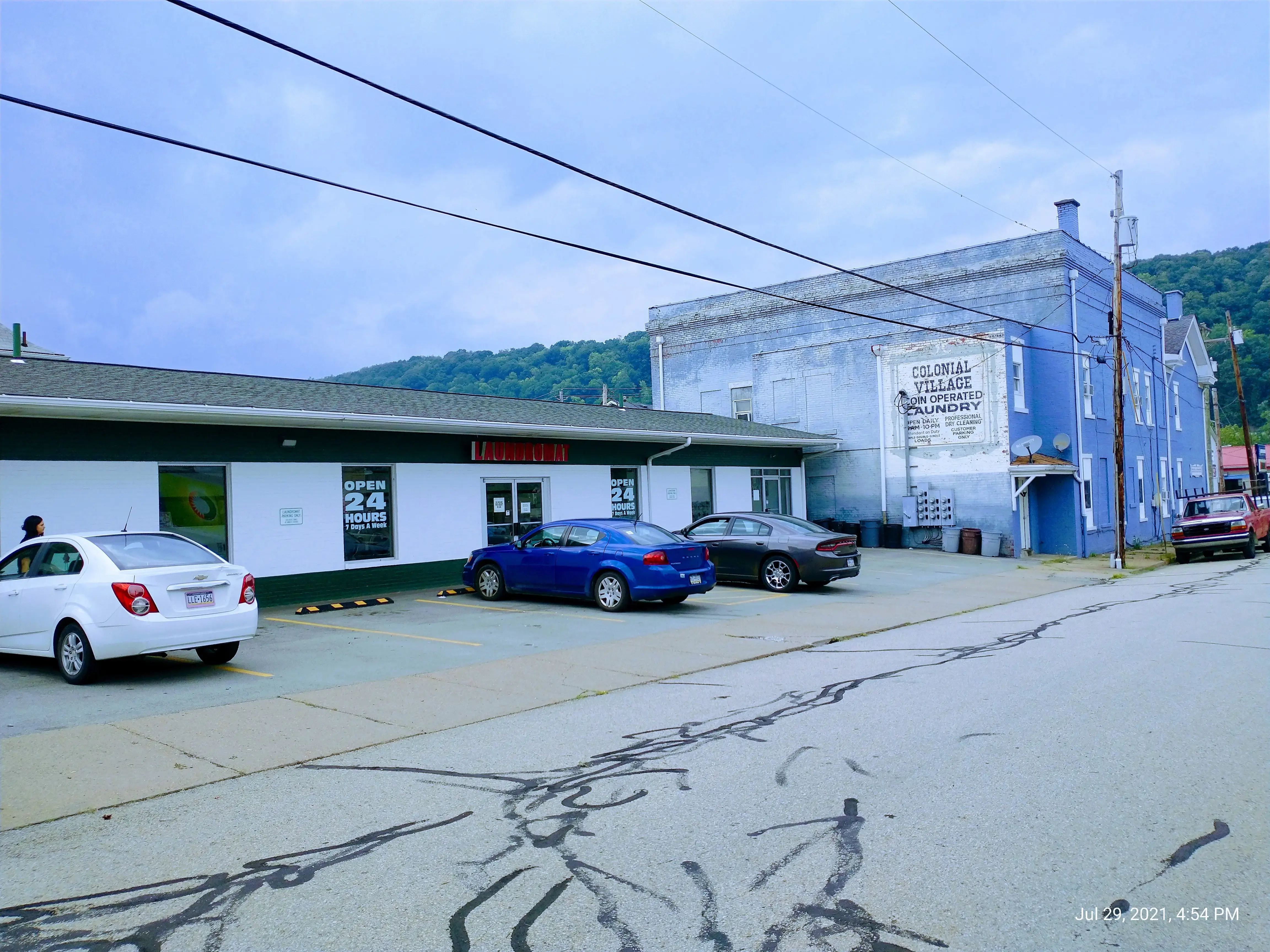 Monongahela 24hr Laundromat - Image 9