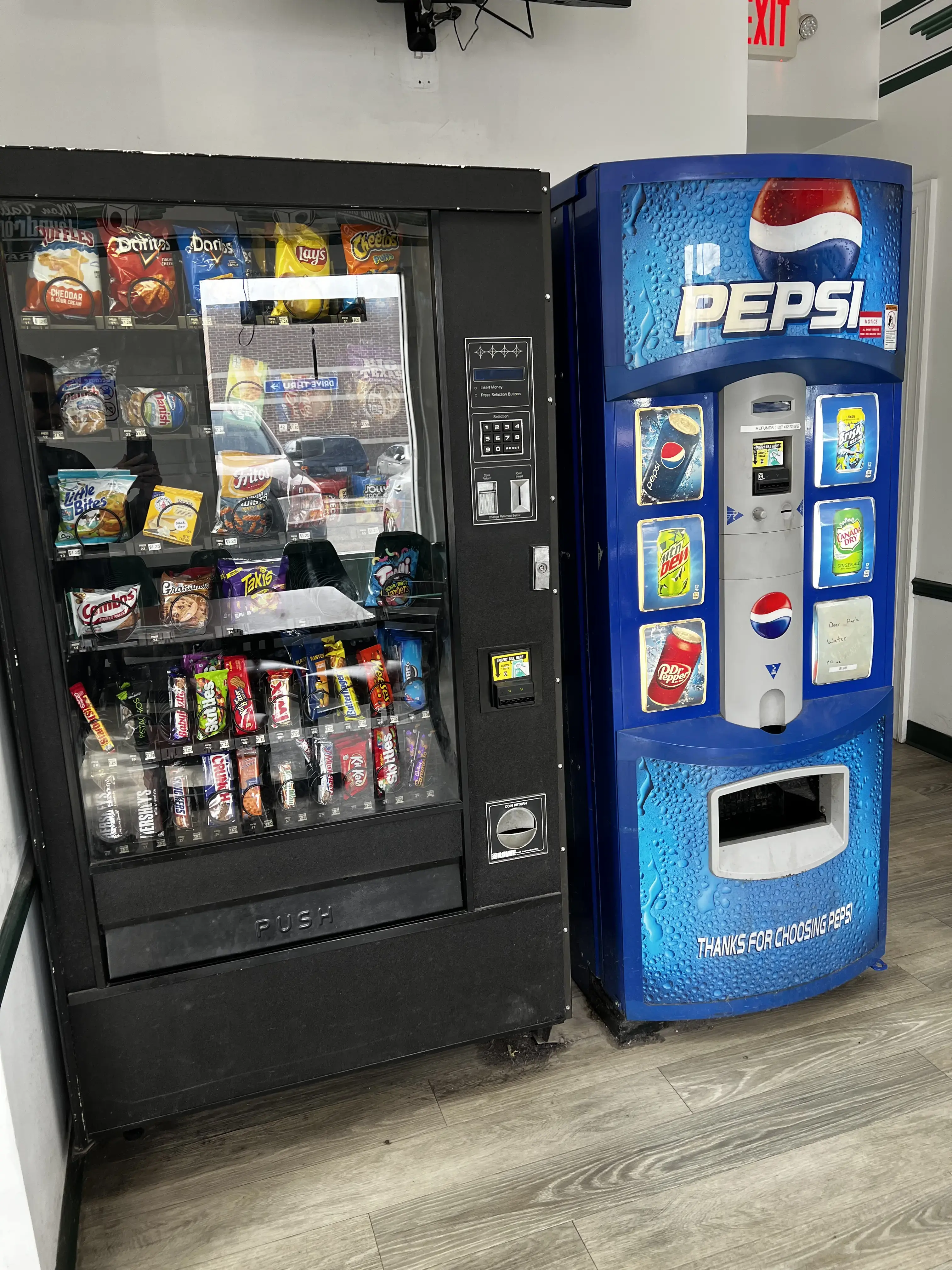 Monongahela 24hr Laundromat - Image 16